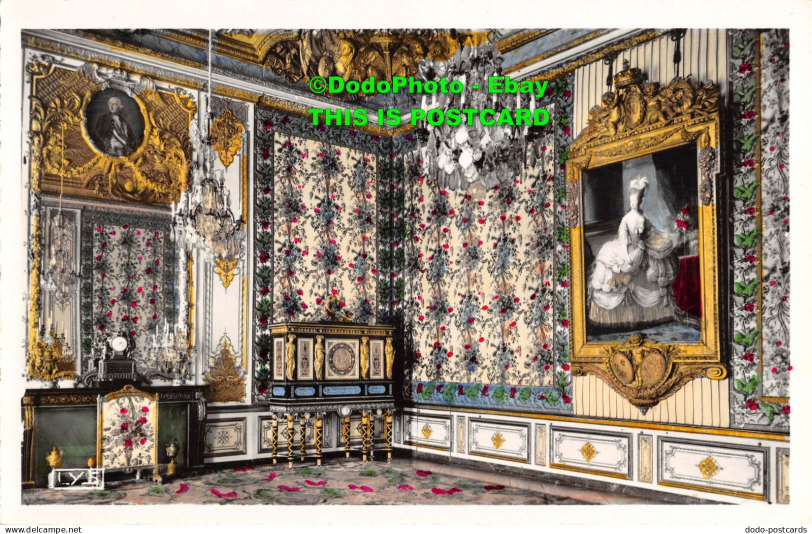 R357352 210. Versailles. The Palace. Queens Bed Room. Le Palais. Chambre De La R - Monde