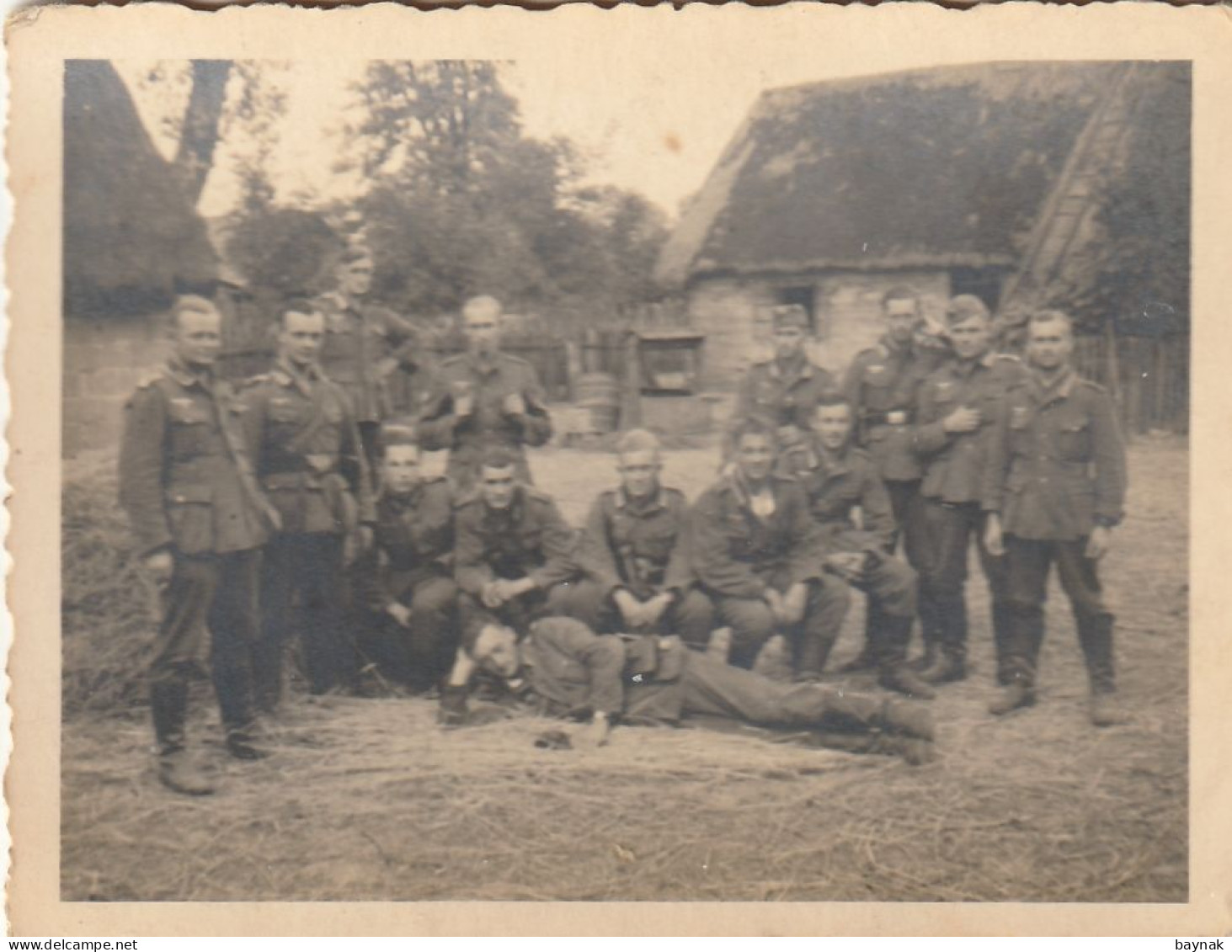 D263  - DEUTSCHLAND - WW2  --  SOLDATEN IN RUSSIA, UKRAINE?   --    ORIGINAL  KLEINE  PHOTO - 1939-45