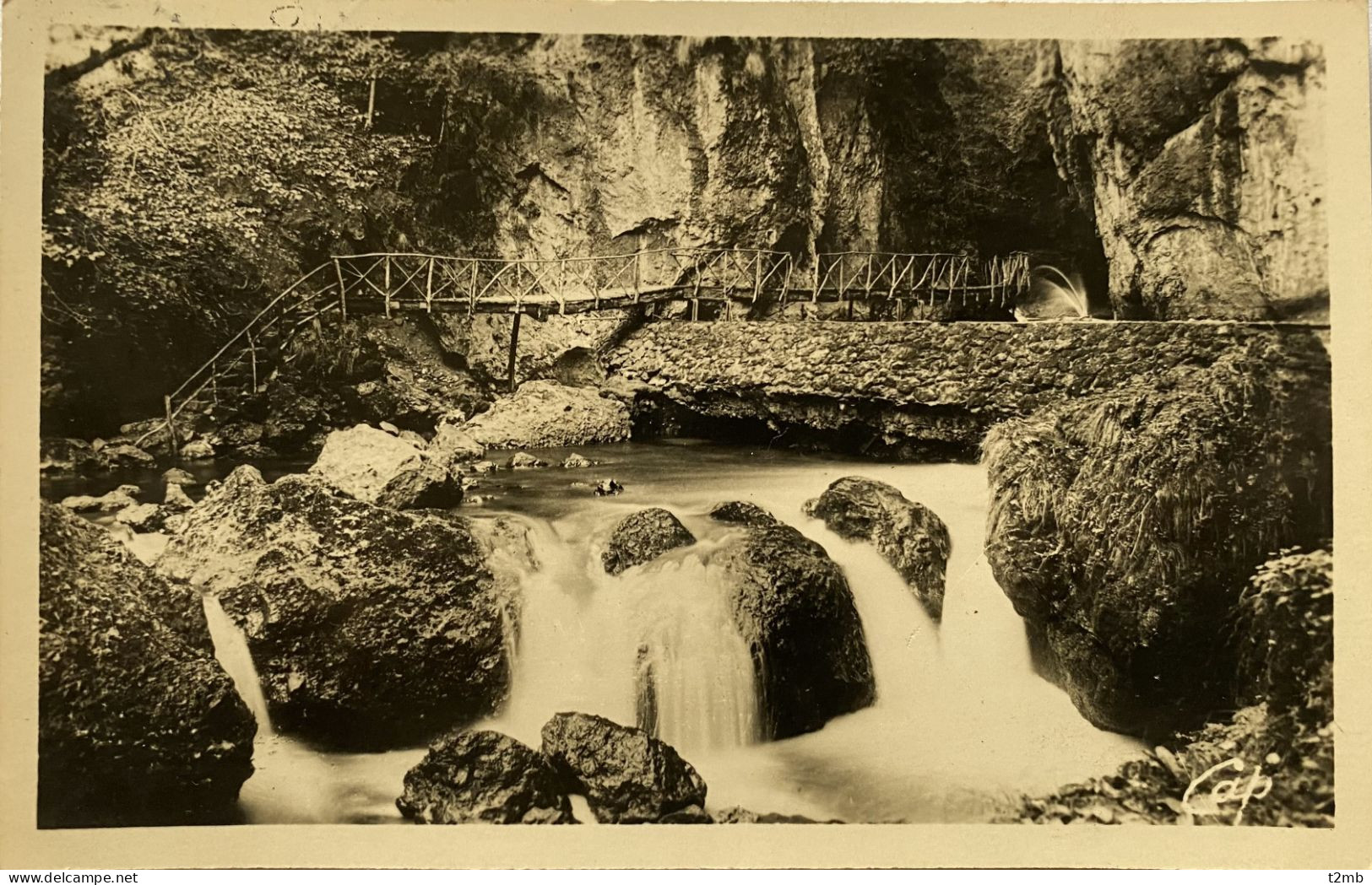 CPSM (Cantal) Env. De VIC Sur CERE - Le Pas De Cère (n° 34) - Andere & Zonder Classificatie