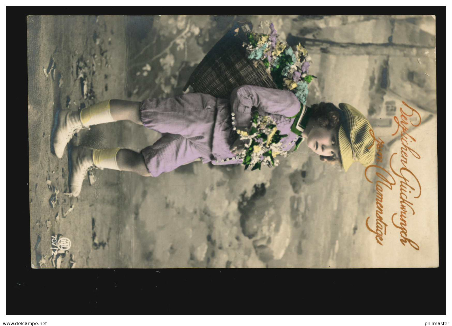 Foto-Ansichtskarte Namenstag Kind Im Violetten Anzug, K.B. BAHNPOST 25.2.1912 - Autres & Non Classés