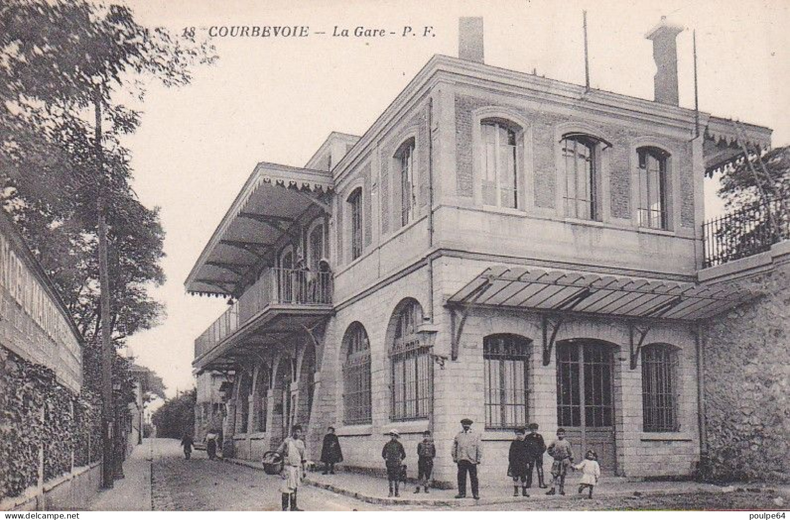 La Gare : Vue Extérieure - Courbevoie