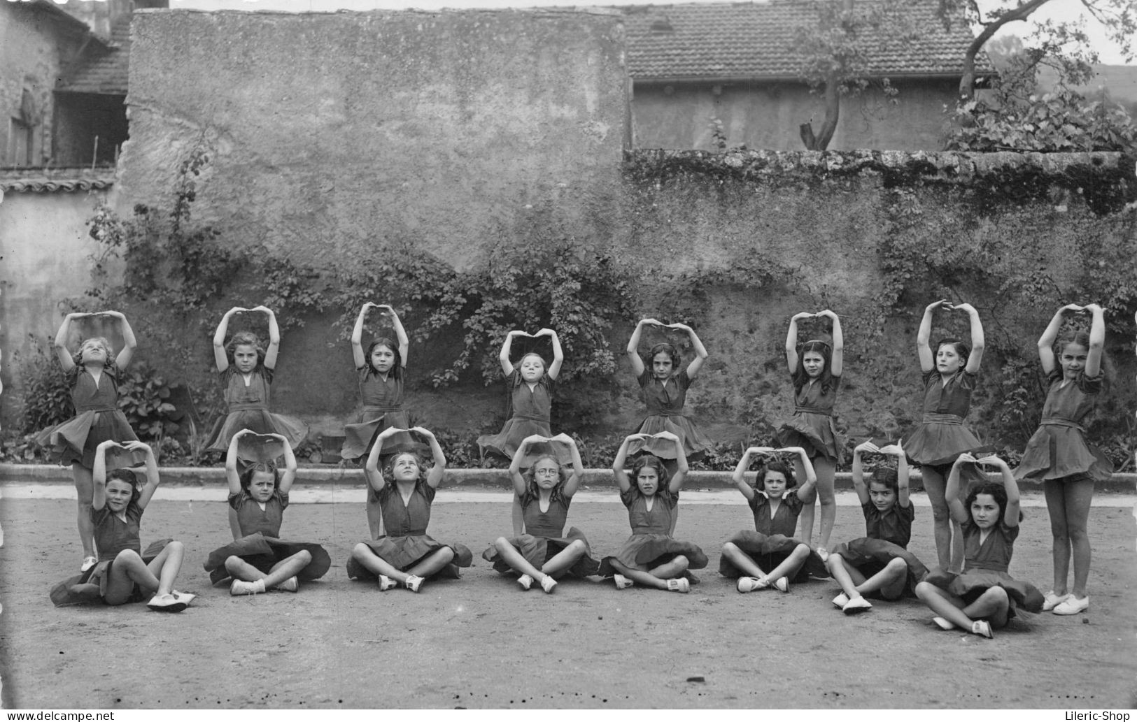 Photographie Originale 140x90  - Leçon De Gymnastique Pour Jeunes Filles - Anonymous Persons