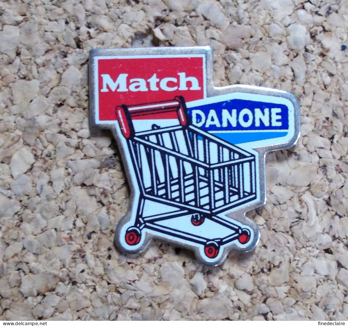 Pin's - Match - Danone - Alimentation