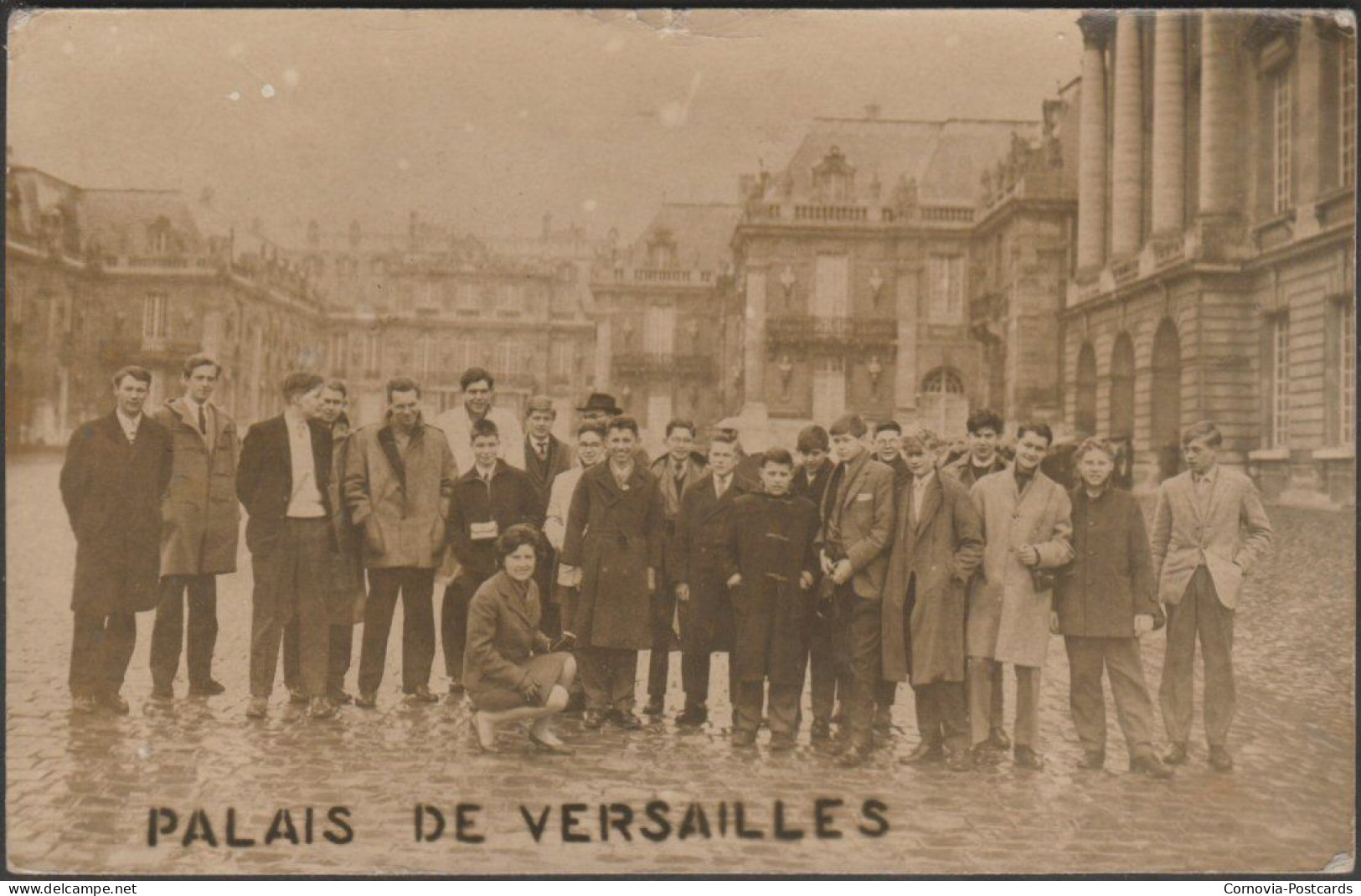 The Gang At The Palais De Versailles, 1960 - RP Postcard - Versailles (Schloß)