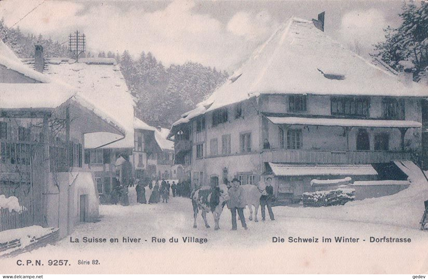 La Suisse En Hiver, Rue Du Village Animée, Simmental ?, Scène Alpestre (cpn 9257) - Sonstige & Ohne Zuordnung