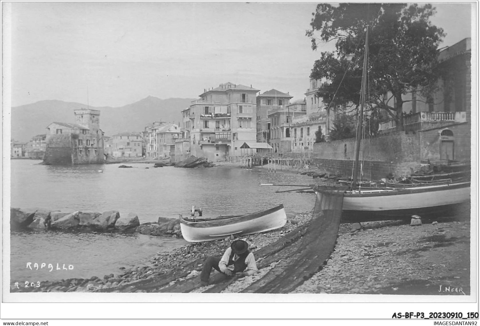 AS#BFP3-1042 - Italie - RAPALLO - Homme Réparant Des Filets De Pêche Sur Une Page - Other & Unclassified