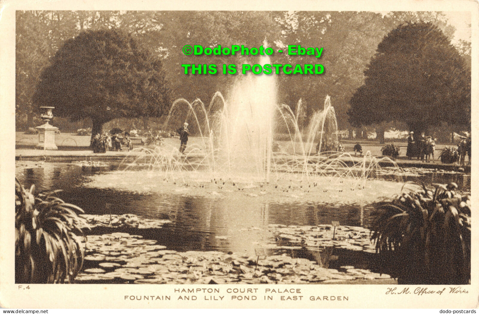 R357720 F. 4. Hampton Court Palace. Fountain And Lily Pond In East Garden. H. M. - Monde