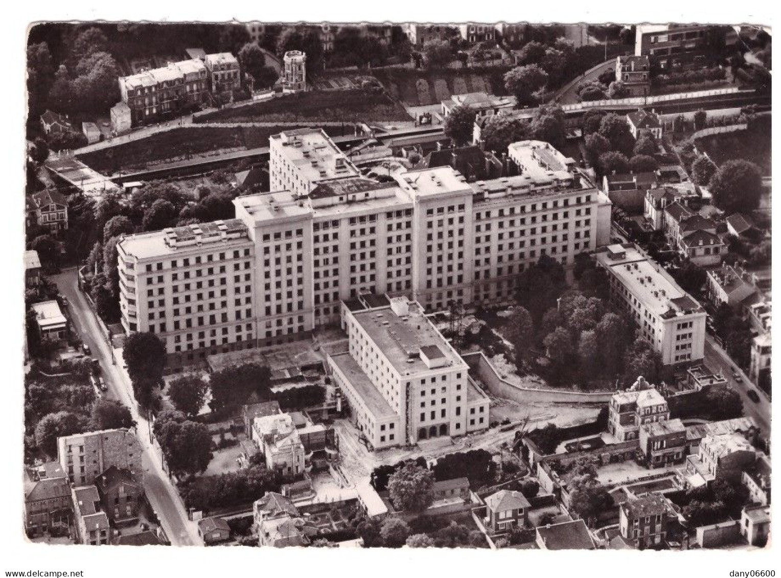 SURESNES Le Centre Médico Chirurgical Foch (carte Photo) - Suresnes