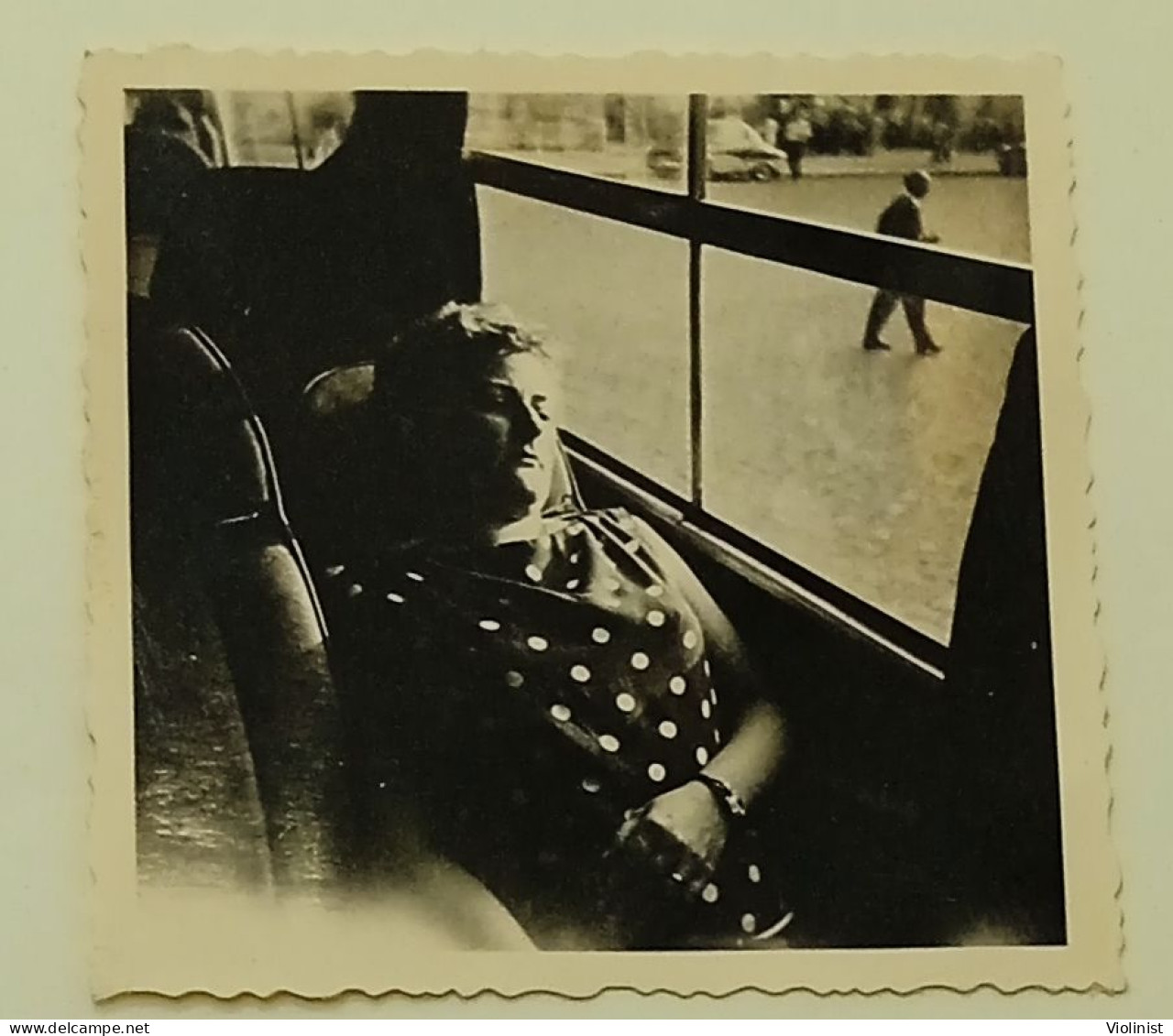 Sleeping On The Bus - Anonyme Personen