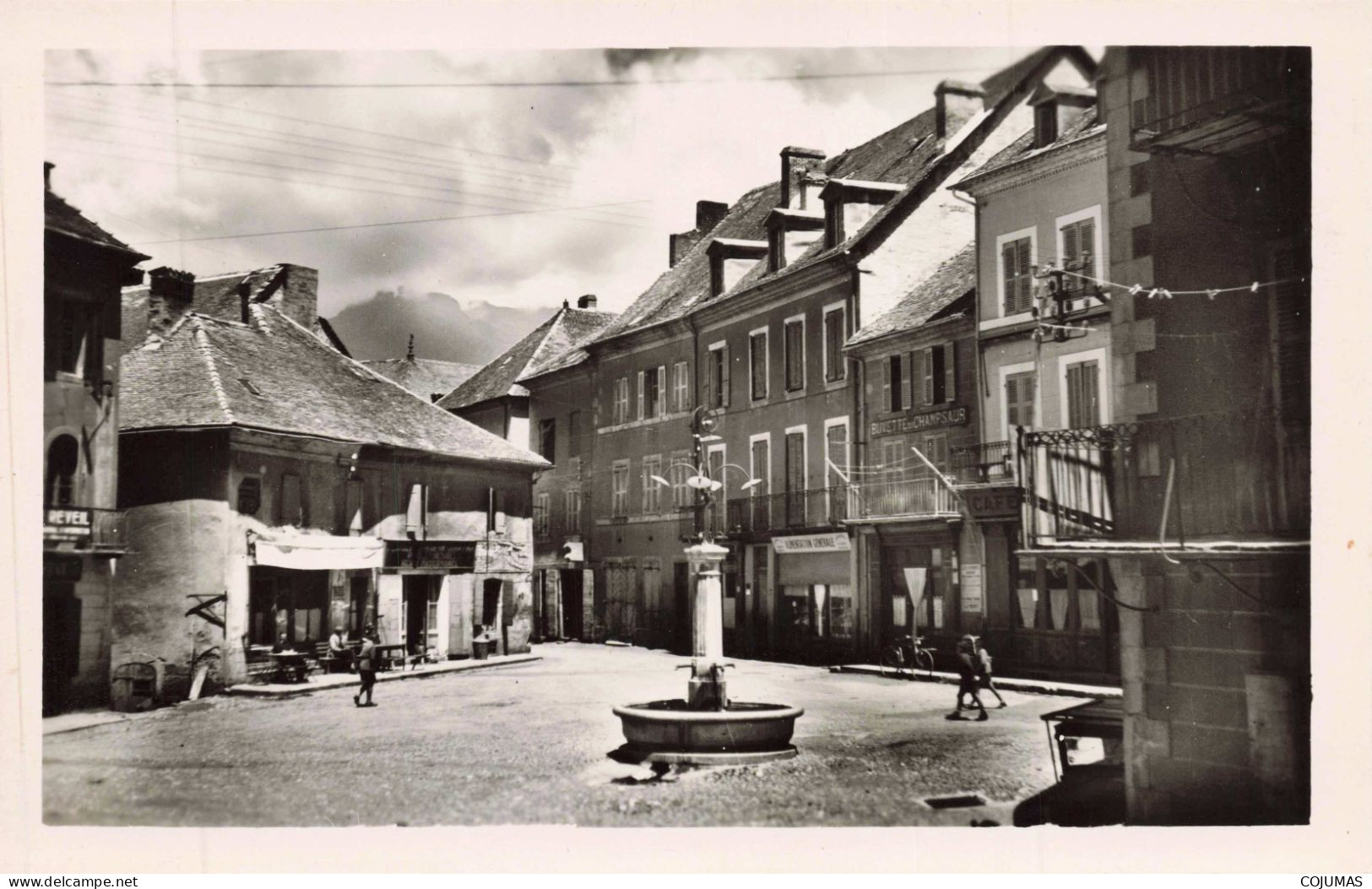 05 - SAINT BONNET _S28814_ Les Alpes - Place Du Chévreril - Altri & Non Classificati