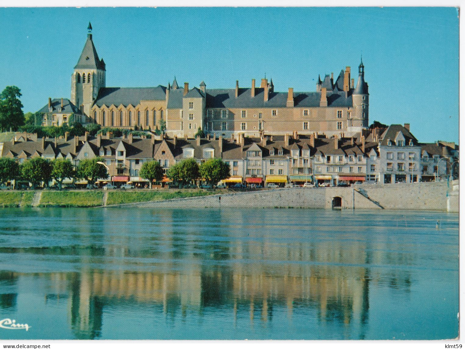 Gien - Le Château Et La Loire - Gien