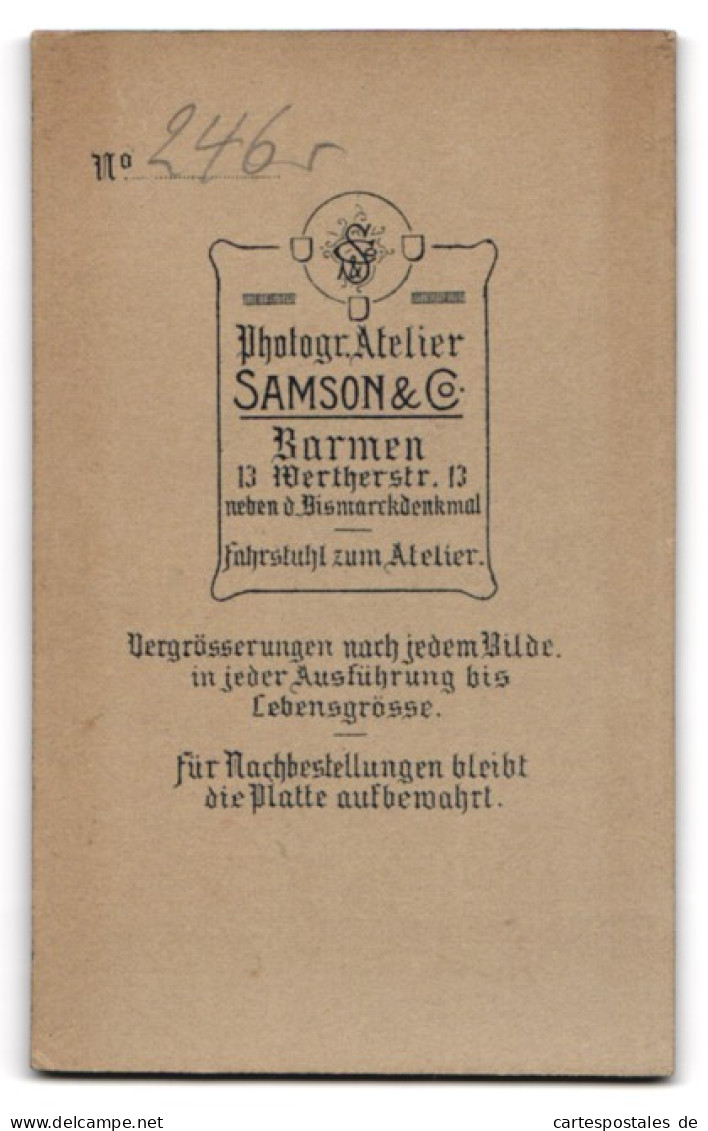 Fotografie Samson & Co., Barmen, Werherstr. 13, Junge Mutter Im Dunklen Kleid Mit Ihrem Kind Im Weissen Kleid Muttergl  - Anonymous Persons