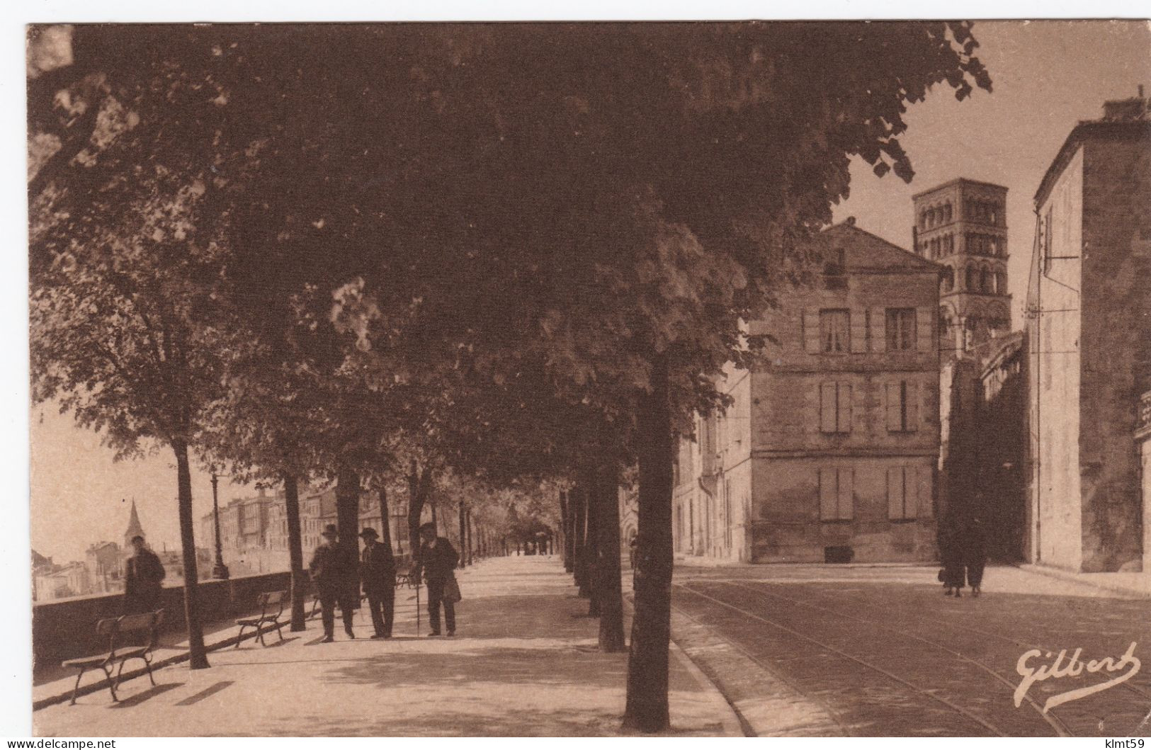 Angoulême - Sur Le Rempart Desaix - Angouleme