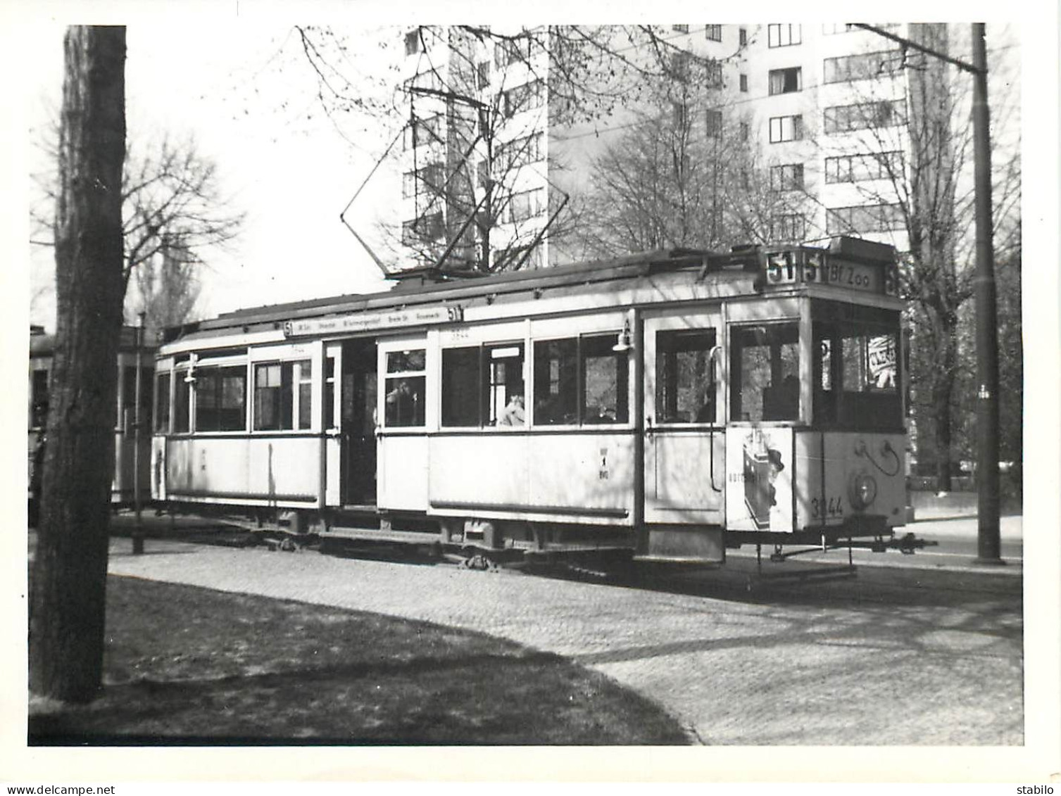 TRAMWAY - ALLEMAGNE - BERLIN MOTRICE 3844 ROUTE 51 - Trenes
