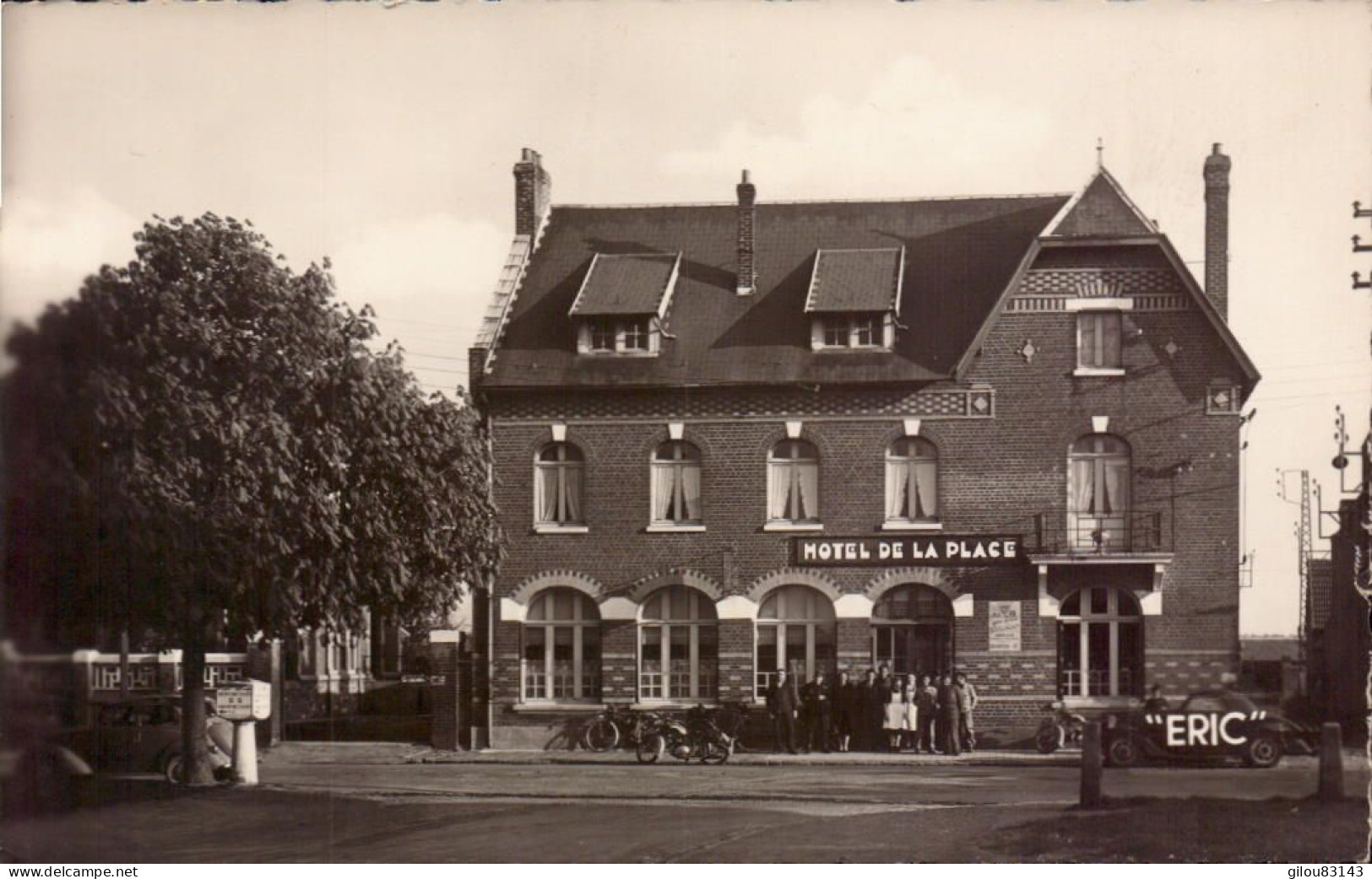 Pas De Calais, Hermies, L Hotel De La Place - Autres & Non Classés