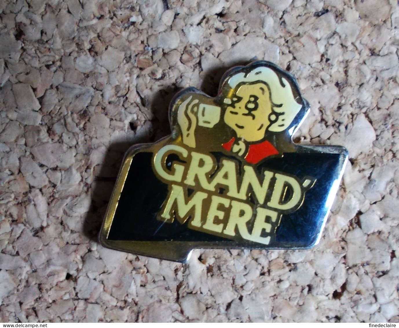 Pin's -Grand' Mère - Alimentation