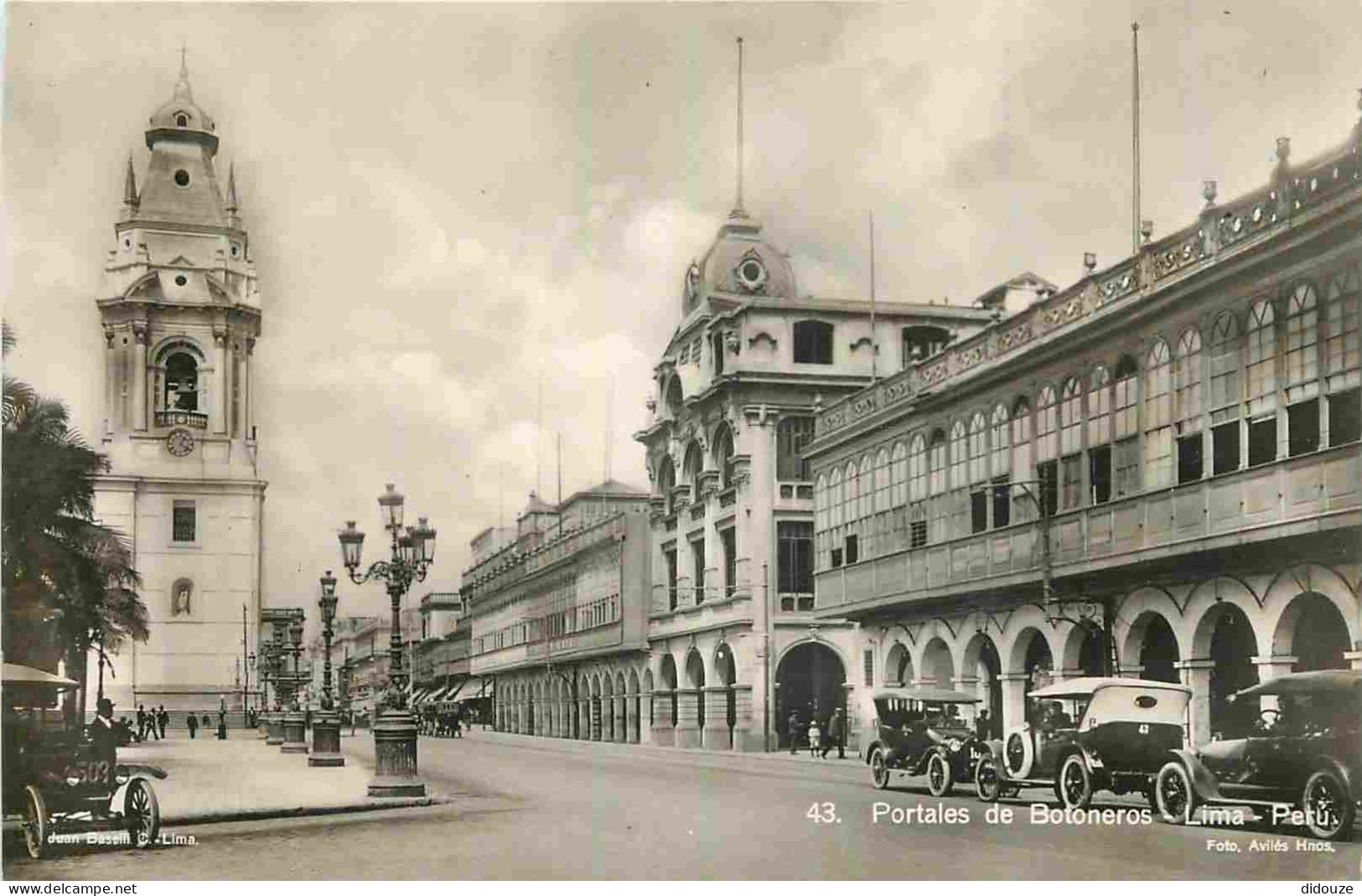 Pérou - Portales De Botoneros - Animée - Automobiles - Peru - CPA - Voir Scans Recto-Verso - Perú