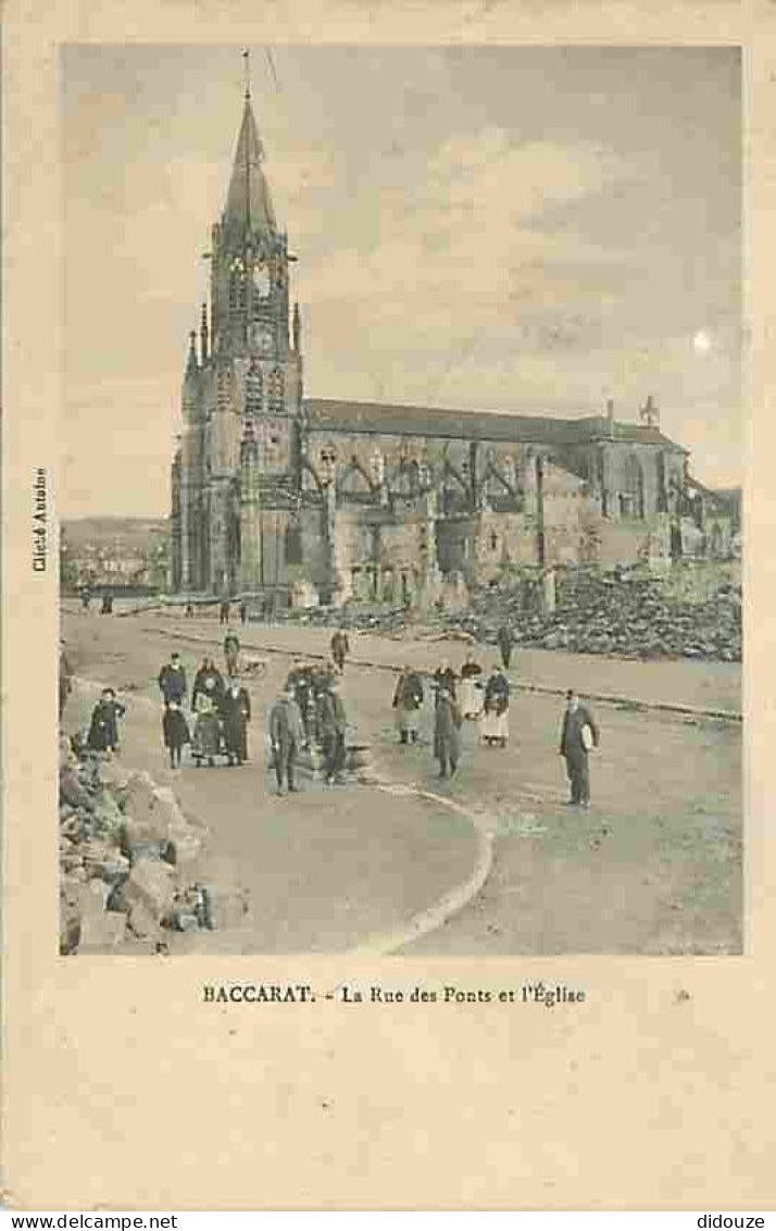 54 - Baccarat - La Rue Des Ponts Et L'Eglise - Animée - CPA - Voir Scans Recto-Verso - Baccarat