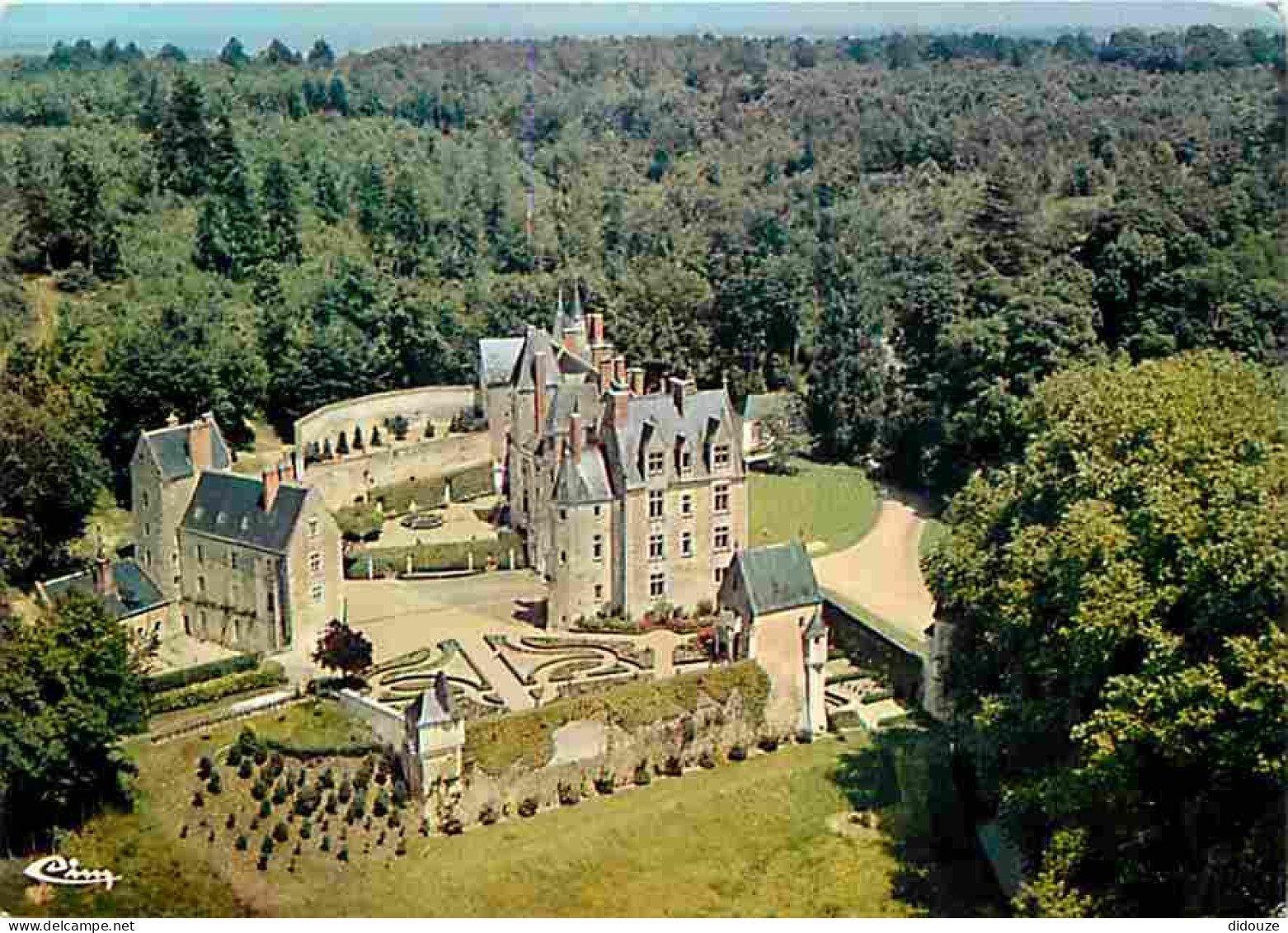 Chateaux - Château De Courtenvaux - Vue Aérienne - Bessé Sur Braye - Sarthe - Carte Neuve - CPM - Voir Scans Recto-Verso - Castelli