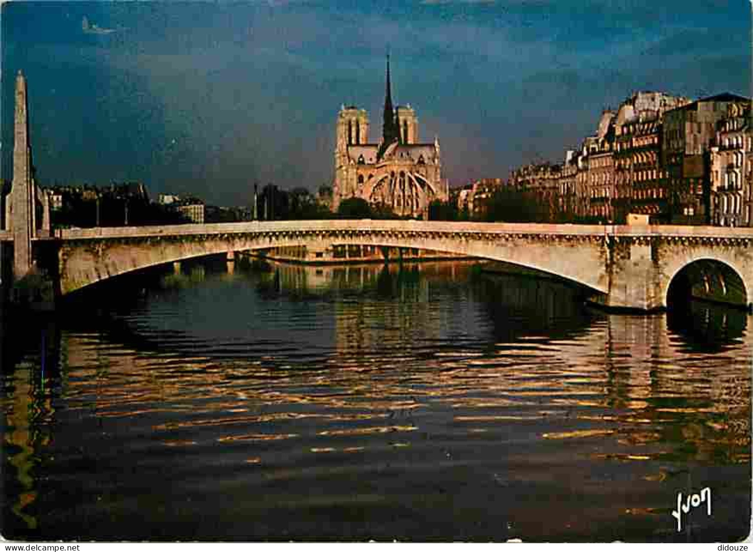 75 - Paris - Cathédrale Notre Dame - Le Pont De La Tournelle Sur La Seine Et L'Abside De Notre-Dame - Vue De Nuit - Cart - Notre Dame De Paris