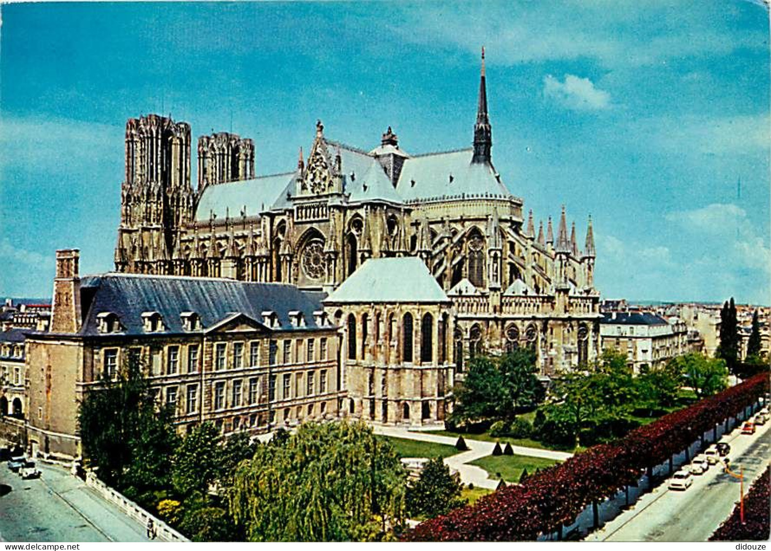 51 - Reims - Cathédrale Notre Dame - Perspective Sur L'Abside Et L'ancien évêché - CPM - Carte Neuve - Voir Scans Recto- - Reims