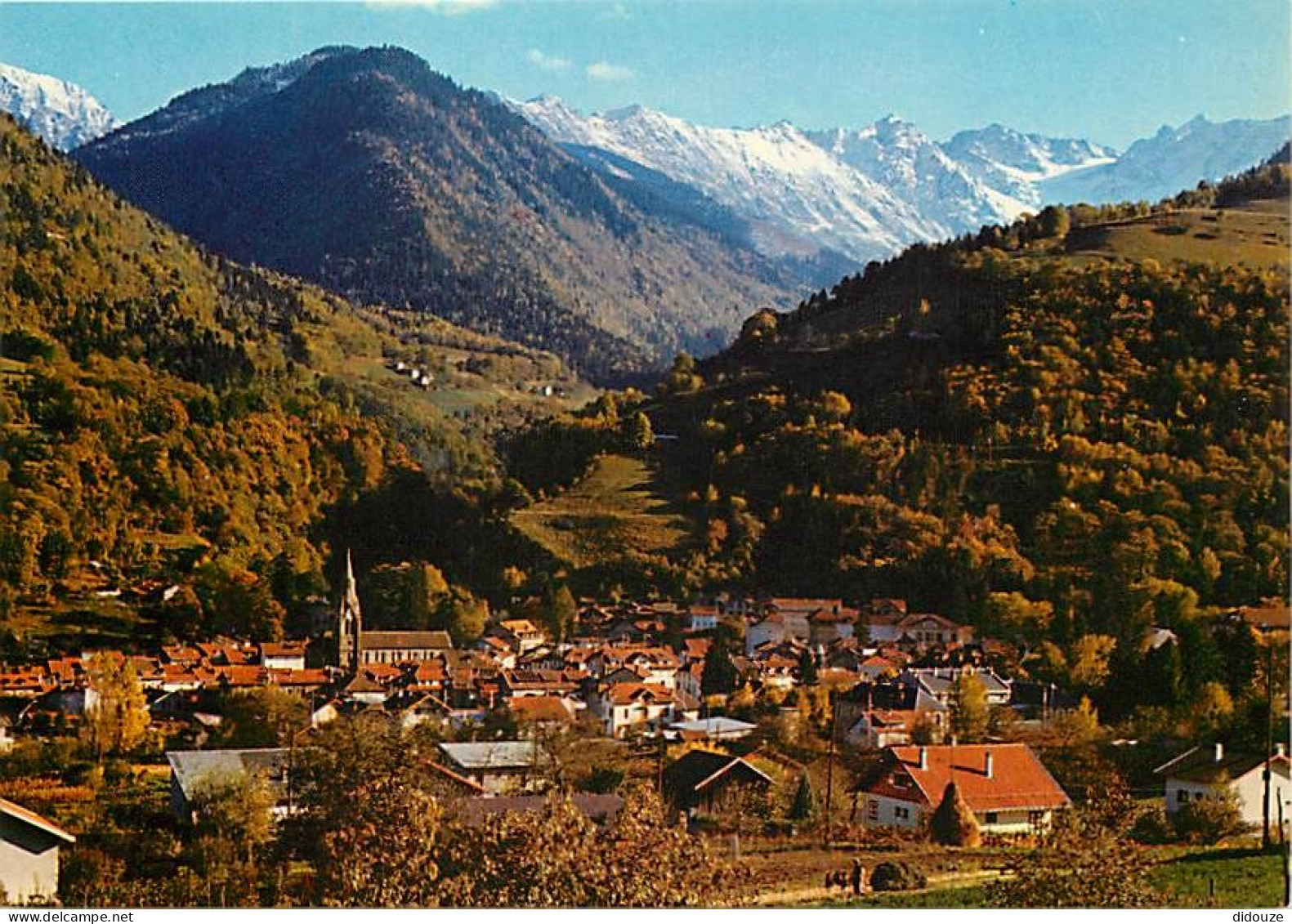 38 - Allevard Les Bains - Vue Générale De La Ville Dans Son Cadre De Montagnes - Carte Neuve - CPM - Voir Scans Recto-Ve - Allevard