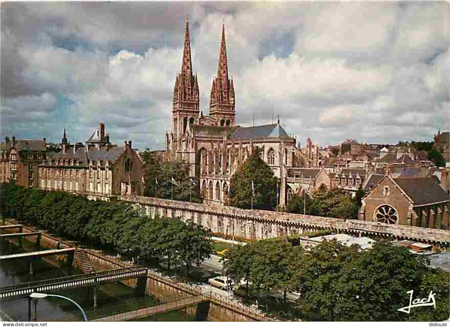 29 - Quimper - La Cathédrale Saint Corentin - Voir Scans Recto Verso  - Quimper