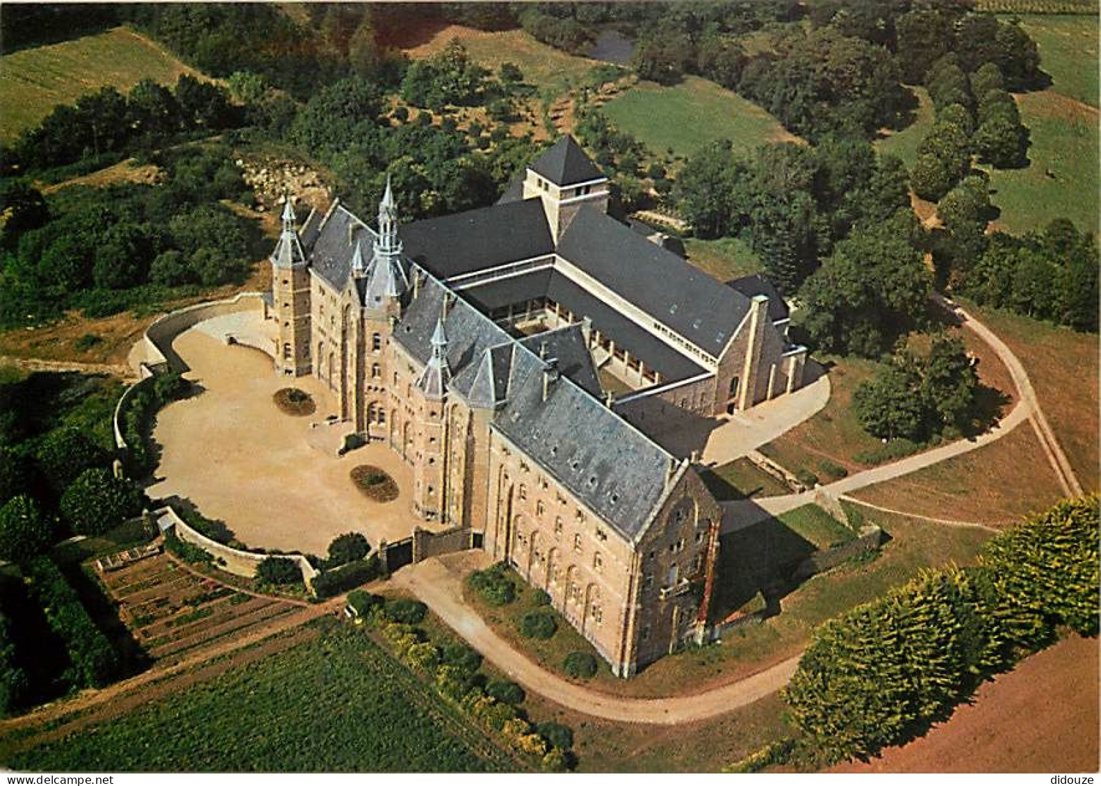 56 - Plouharnel - Abbaye Des Bénédictines Saint-Michel De Kergonan - Vue Aérienne - CPM - Voir Scans Recto-Verso - Autres & Non Classés