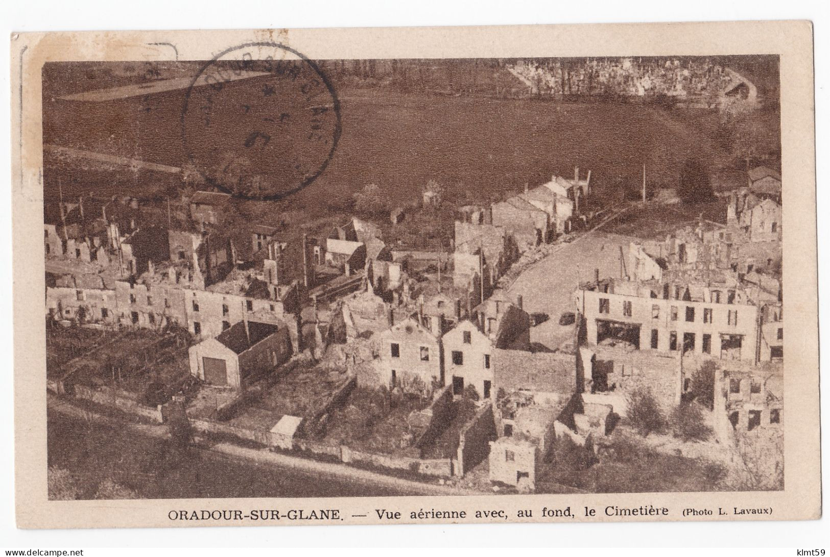 Oradour-sur-Glane - Vue Aérienne Avec, Au Fond, Le Cimetière - Oradour Sur Glane