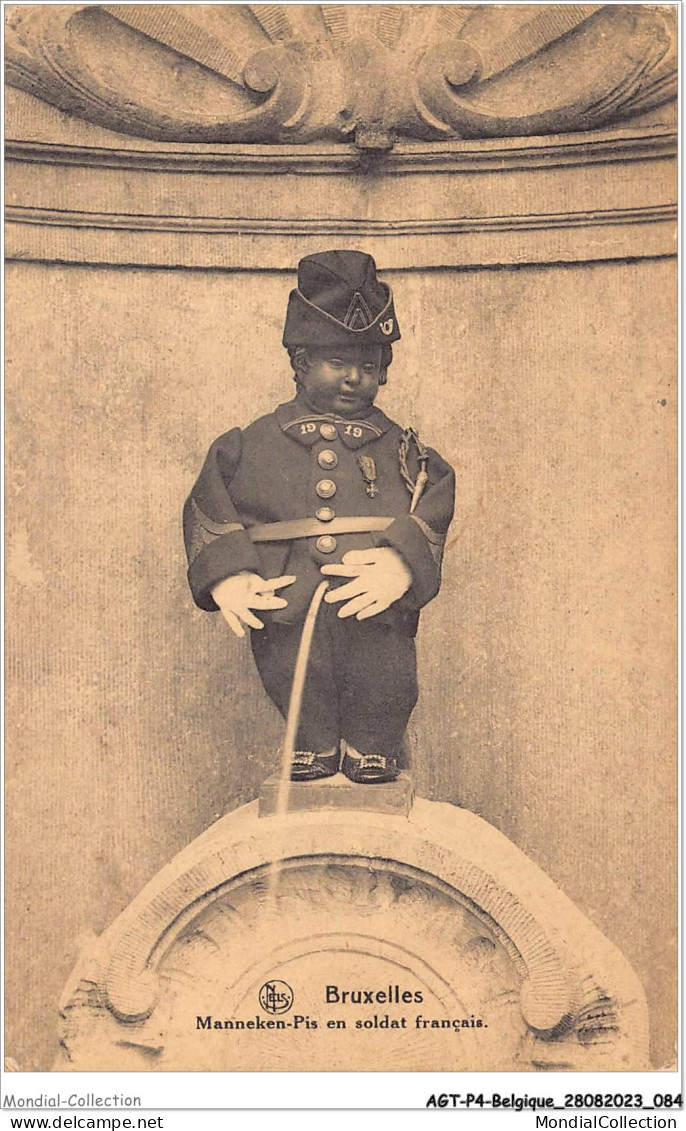 AGTP4-0273-BELGIQUE - BRUXELLES - Manneken-pis En Soldat Francais  - Monumenti, Edifici