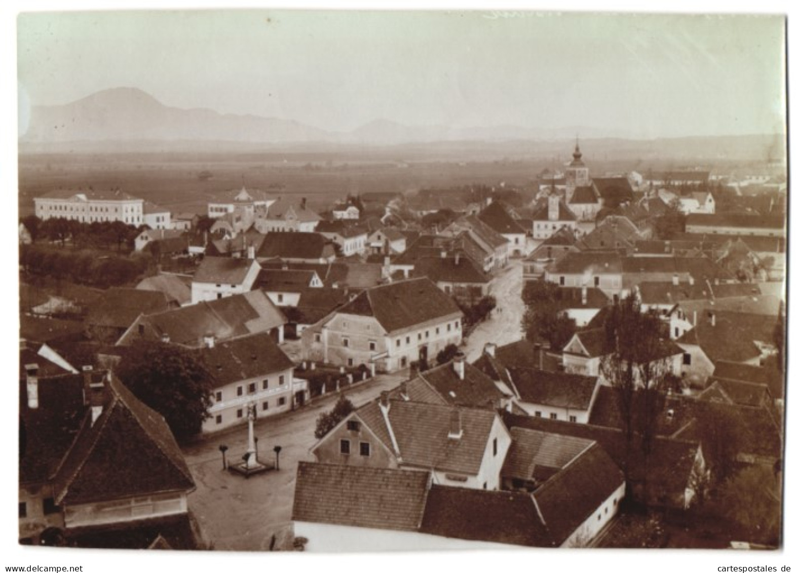 Fotografie Unbekannter Fotograf, Ansicht Windisch-Feistritz, Gasthaus Zum Lamm & Strassenansicht Mit Blick Zur Kirche  - Places