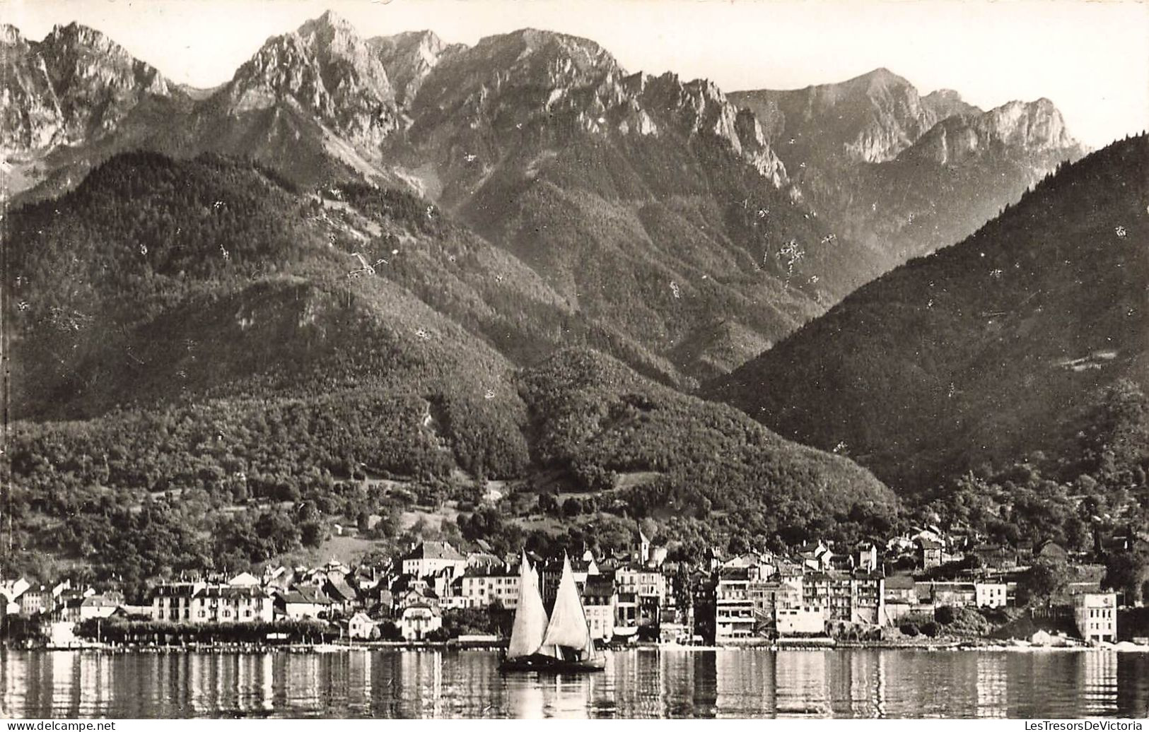 SUISSE - St Gingolph (France-Suisse) -  Et Le Grammont (2175 M) - La Ville - Bateaux - Carte Postale - Saint-Gingolph