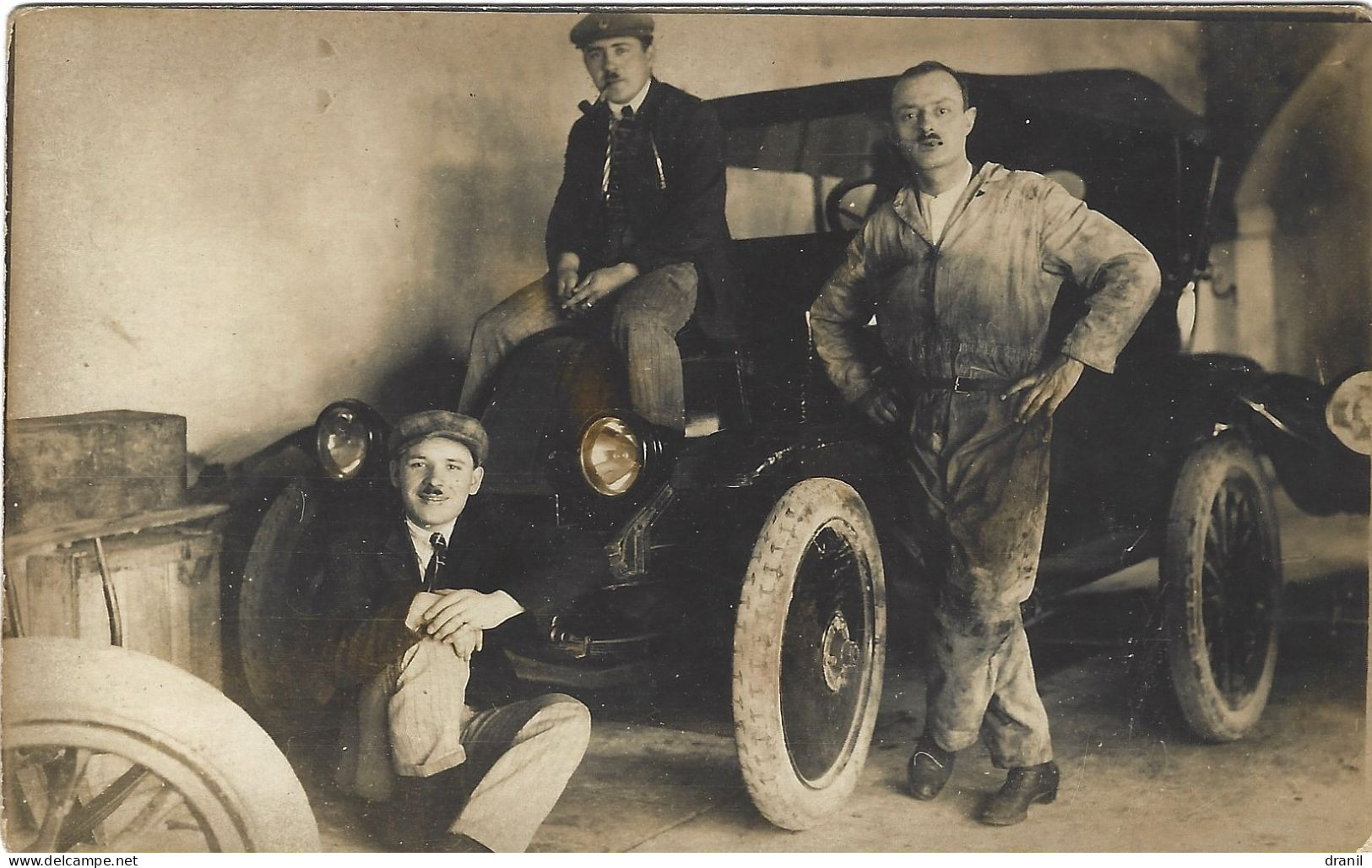 70 - (Haute Saône) - FAVERNEY - Carte Photo - Intérieur Du Garage Beltrami - 1 Rue Sadi Carnot - Voiture - Tacot - Sonstige & Ohne Zuordnung