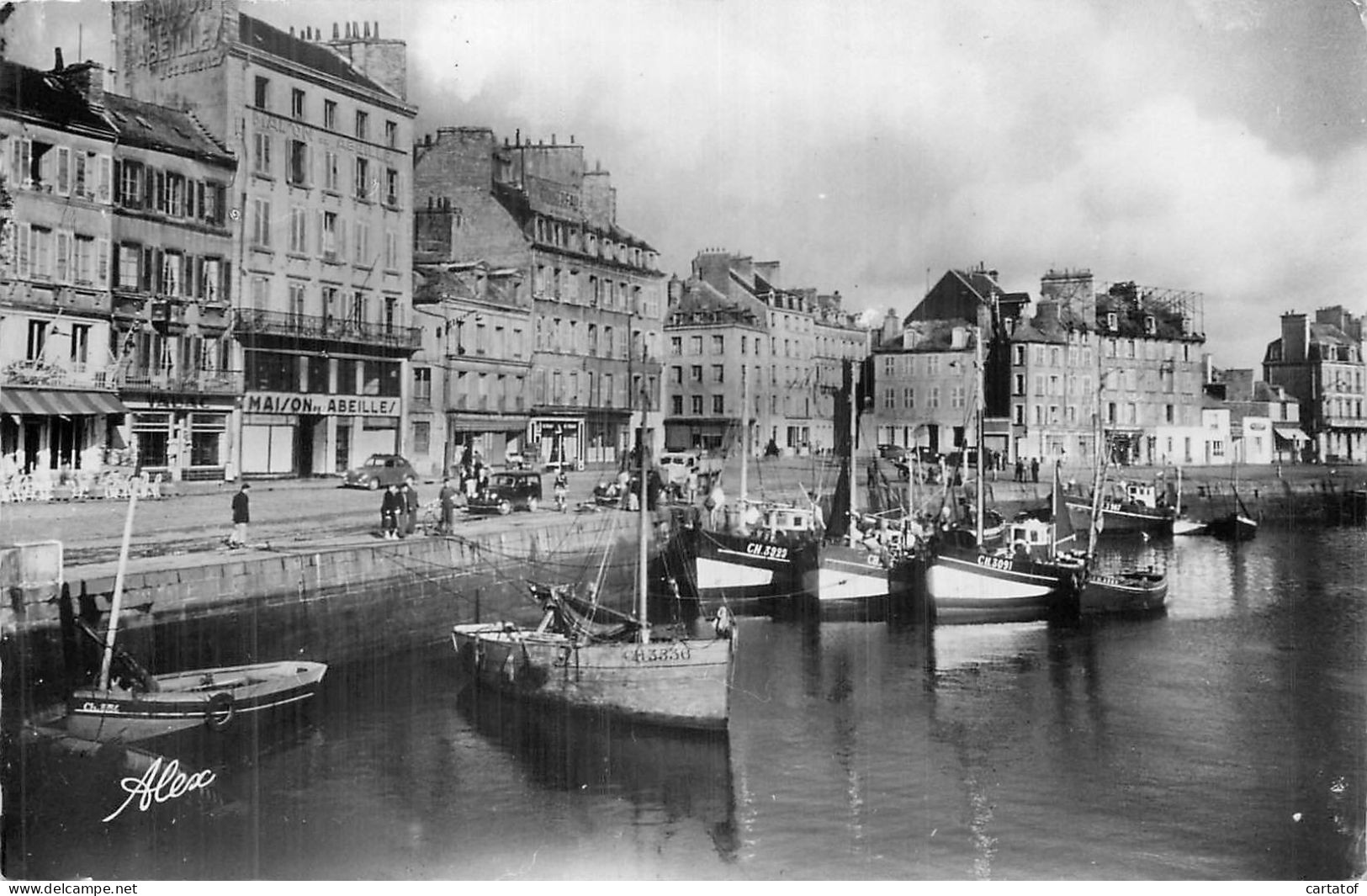 CHERBOURG . L'Avant-Port Et Le Quai De Caligny - Cherbourg