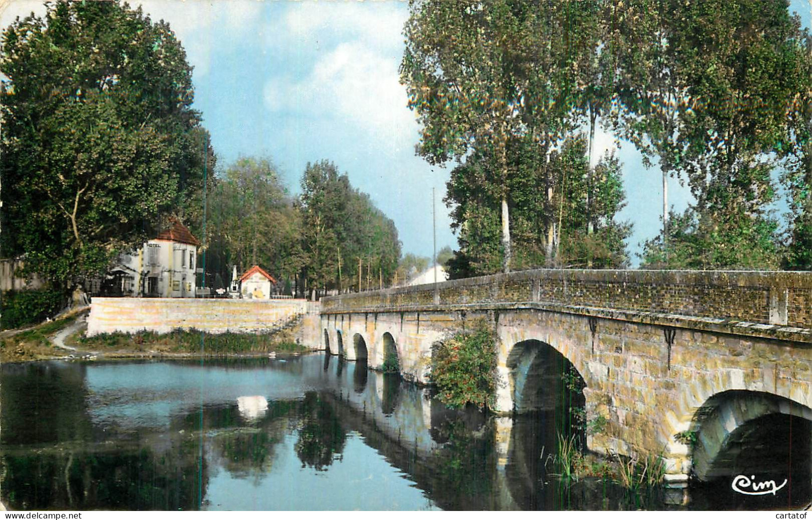 LA TRIMOUILLE . Le Pont Sur La Beanize - La Trimouille