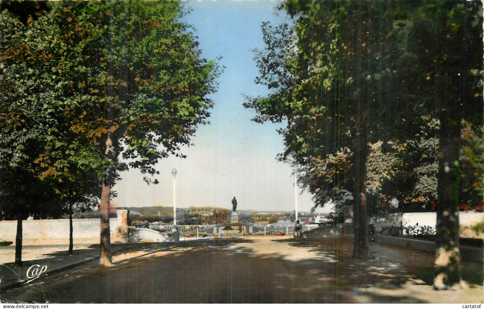 LAVAUR . L'entrée Des Jardins De L'Evêché . - Lavaur