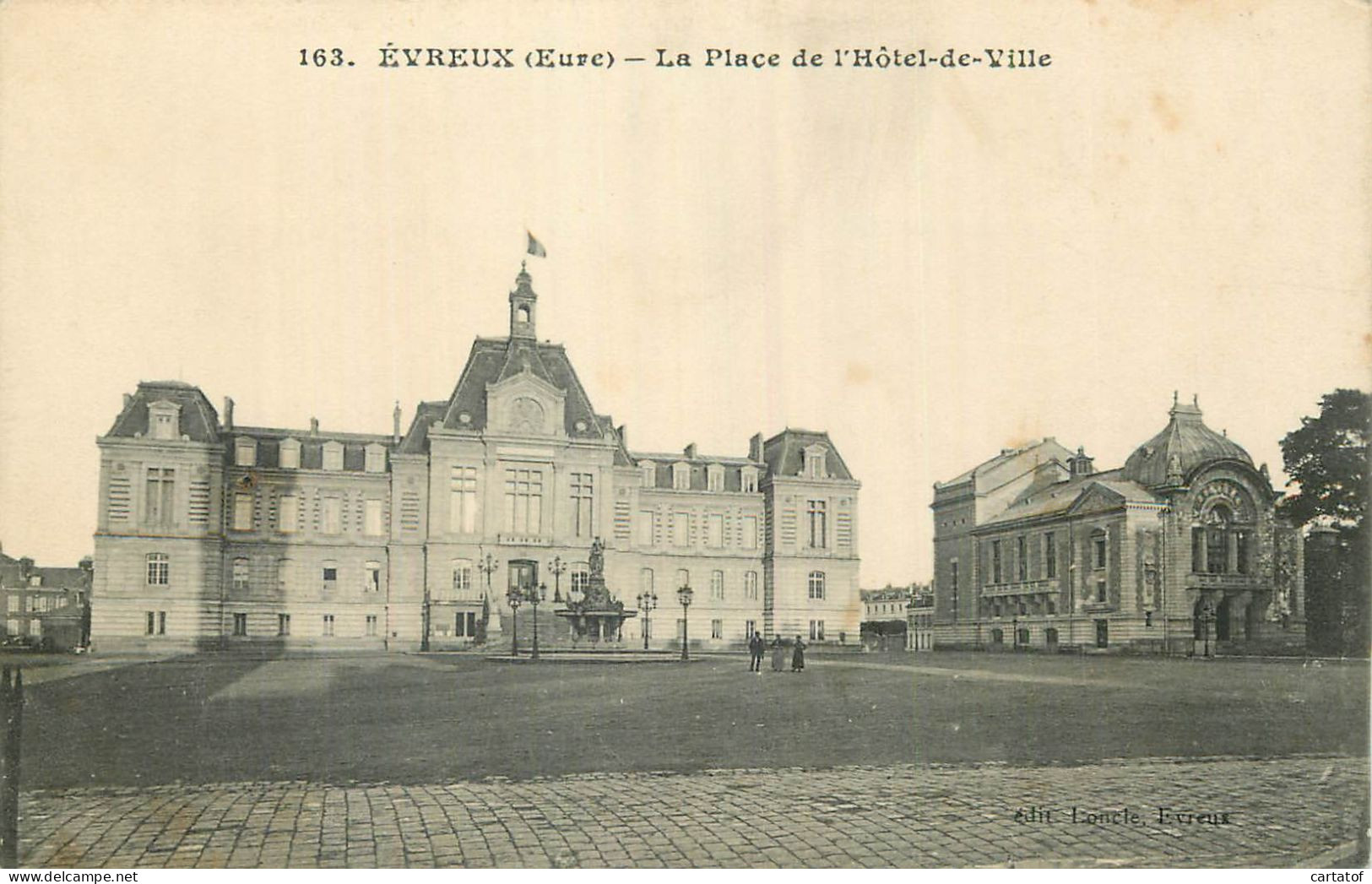 EVREUX . La Place De L'Hôtel De Ville - Evreux