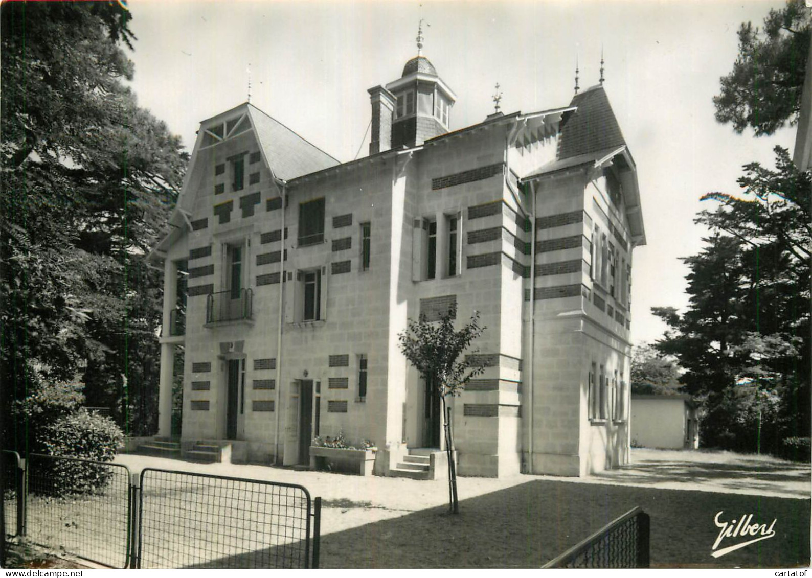 SOULAC Sur MER . Colonie De Vacances De GRAND QUEVILLY . La Folie - Soulac-sur-Mer