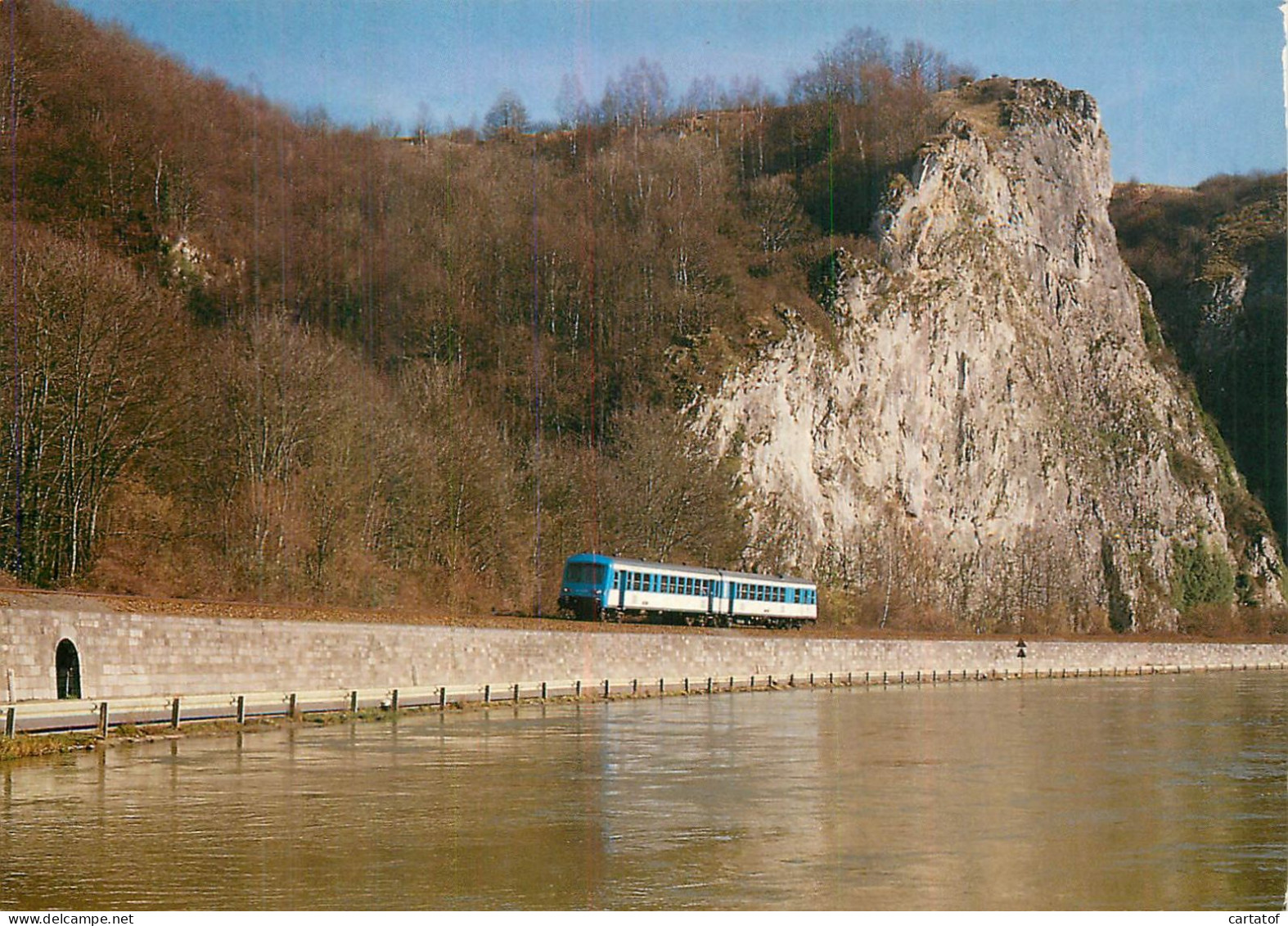 Autorail SNCF X-4358 XR 8581 Entre DINANT Et WAULSORT Ligne SNCB 154 DINANT-GIVET - Materiaal