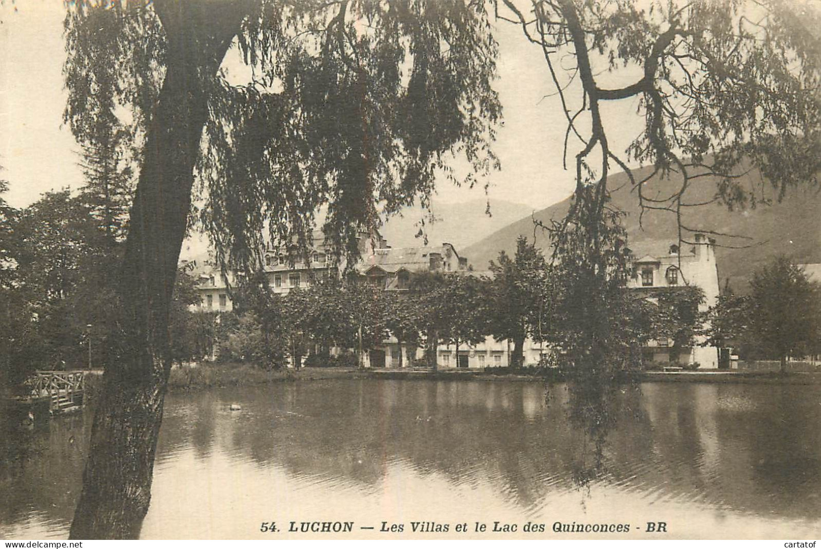 LUCHON . Les Villas Et Le Lac Des Quinconces - Luchon
