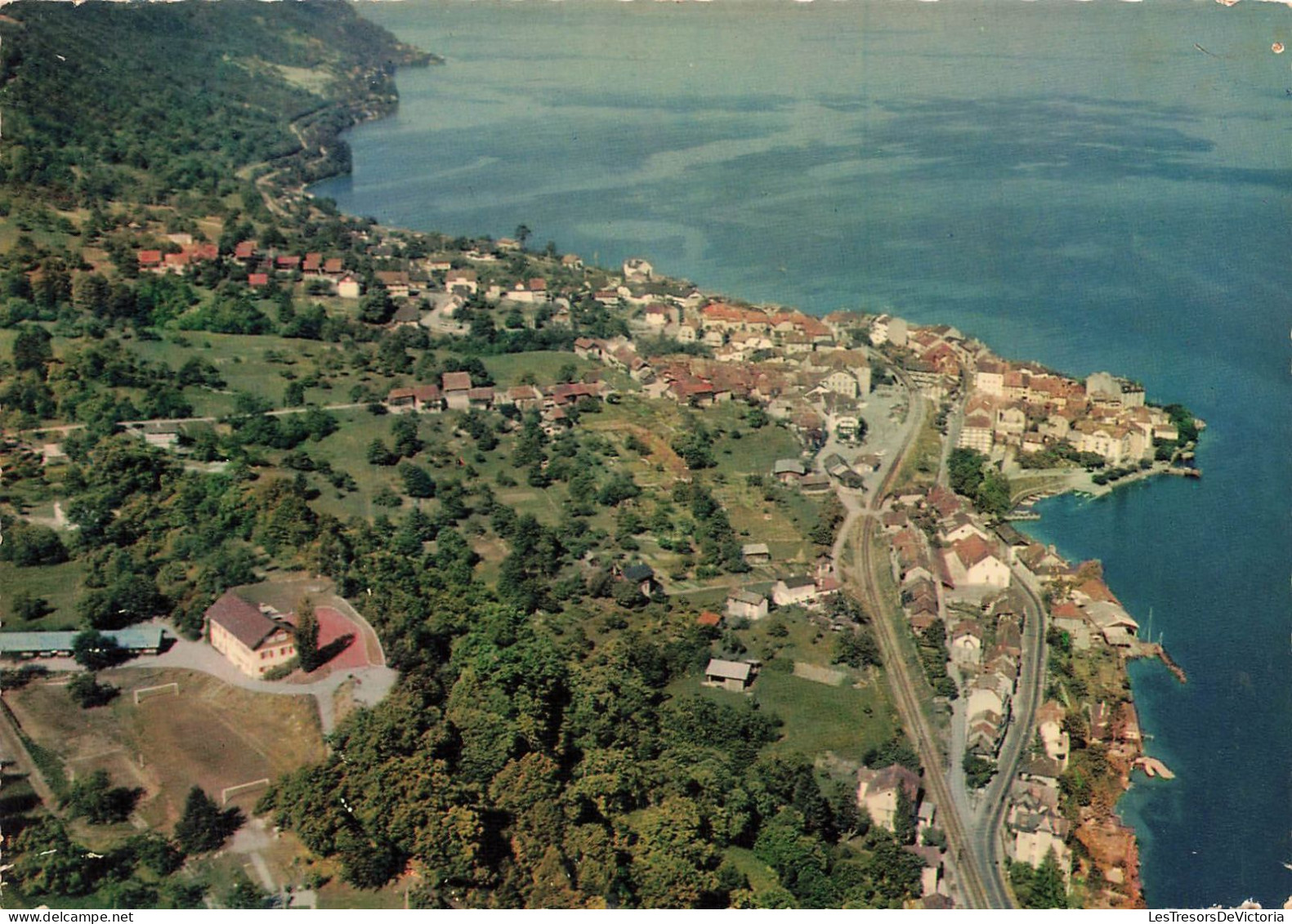 SUISSE - St Gingolph (Suisse) - Vue Générale Aérienne - Une Partie De La Ville - La Mer - Carte Postale - Saint-Gingolph