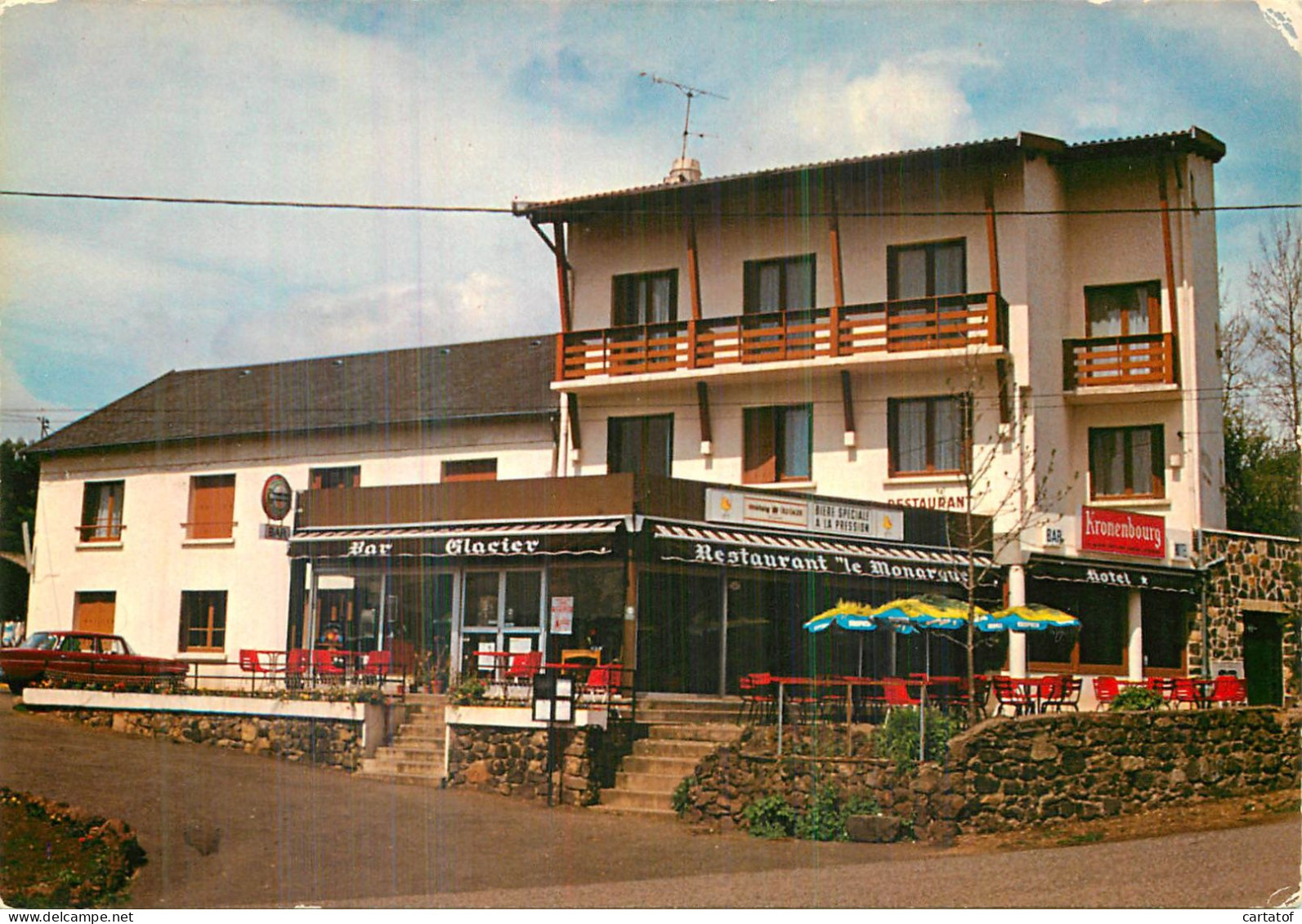 AYDAT . LE MONARQUE . Hôtel Restaurant Dans Le Parc Des Volcans - Andere & Zonder Classificatie