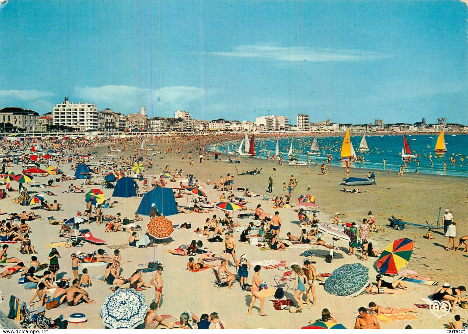 LES SABLES D'OLONNE . La Plage - Sables D'Olonne