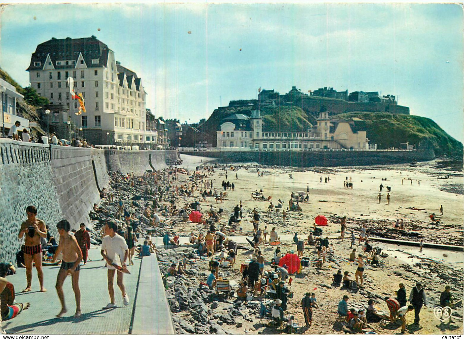 GRANVILLE . La Plage Vers Le Normandy Et Le Casino - Granville