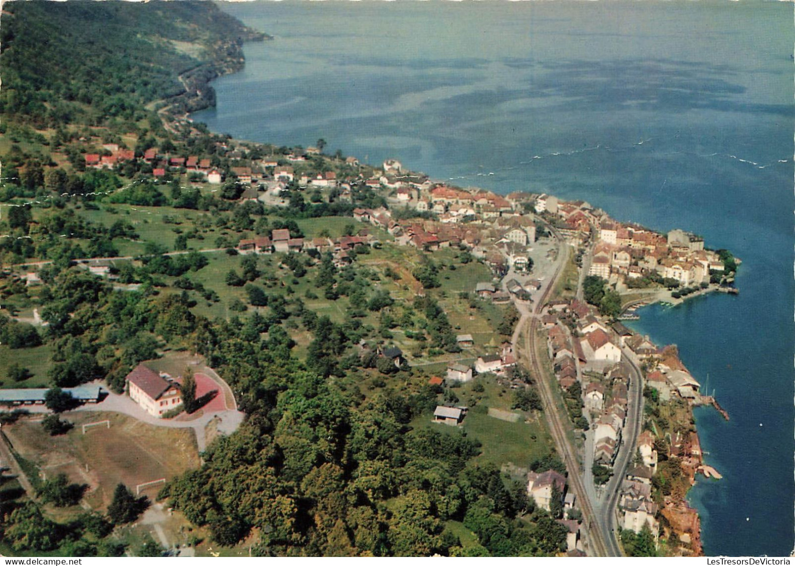 SUISSE - St Gingolph (Suisse) - Vue Générale Aérienne - Une Partie De La Ville - La Mer - Carte Postale - Saint-Gingolph