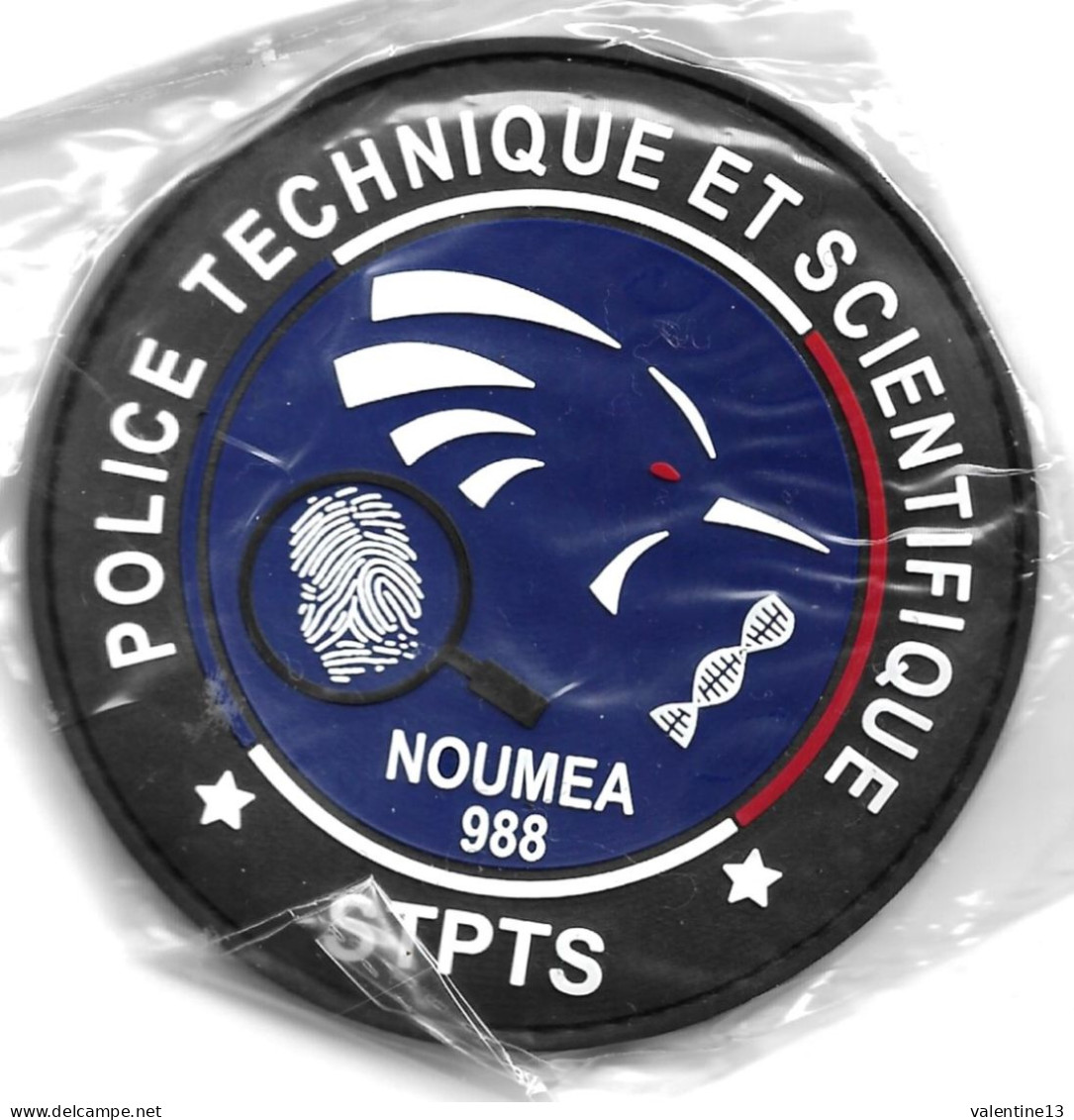 Ecusson PVC POLICE TECHNIQUE ET SCIENTIFIQUE NOUMEA NOUVELLE CALEDONIE 988 - Polizei