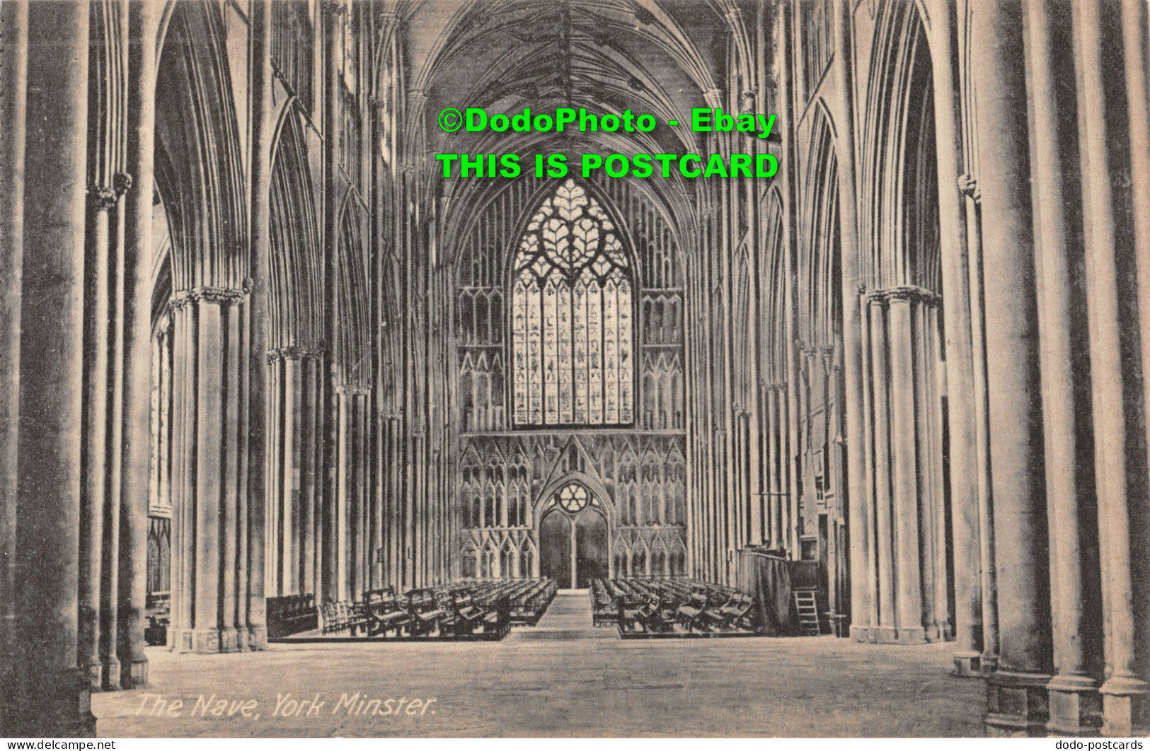 R358161 York Minster. The Nave. Postcard - Monde