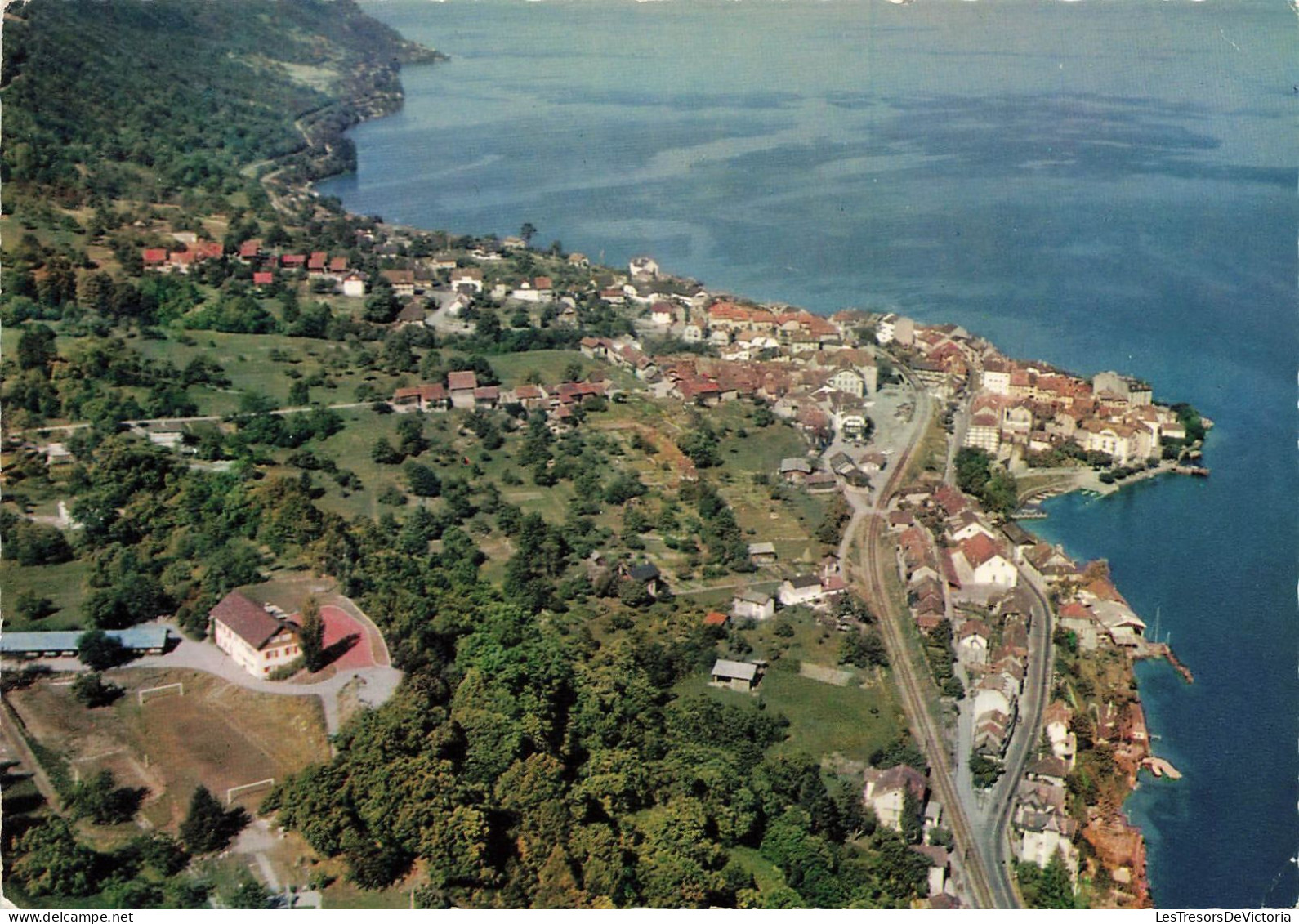 SUISSE - St Gingolph (Suisse) - Vue Générale Aérienne - La Mer - Une Partie De La Ville - Carte Postale - Saint-Gingolph