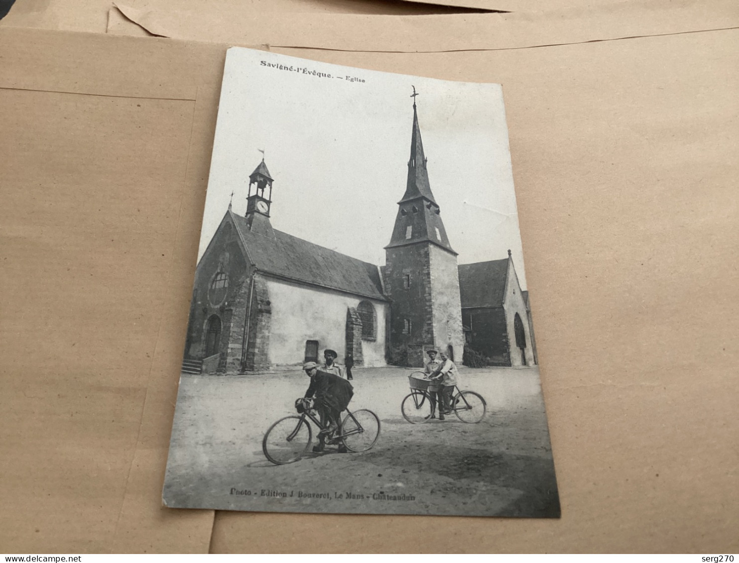 Savigné L'Eveque 72 Sarthe Eglise Avec Cycliste - Autres & Non Classés