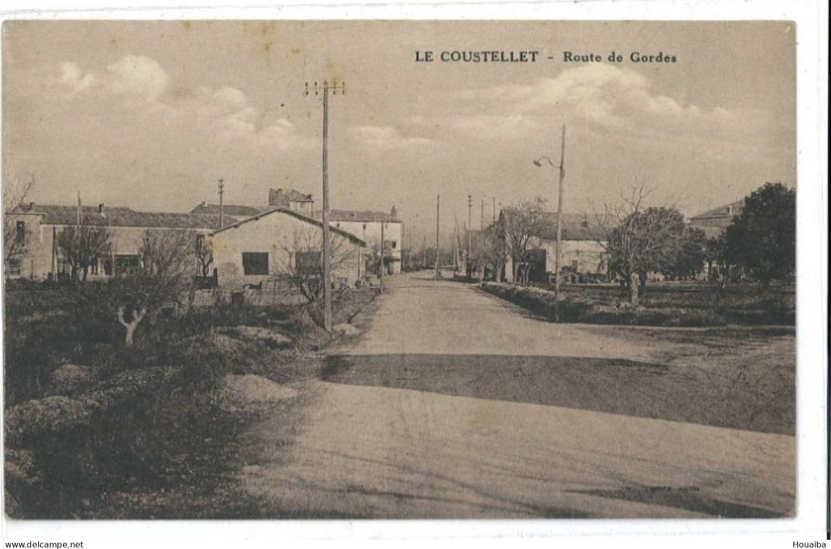 CPA - Route De Gordes - Le Coustellet (84) - Other & Unclassified